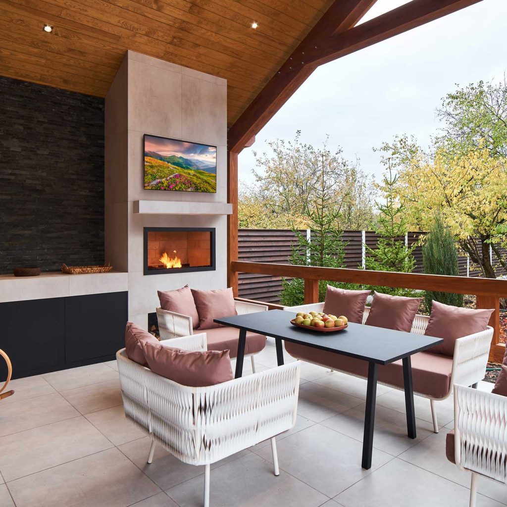 Séura Shade Series 2™ Outdoor TV