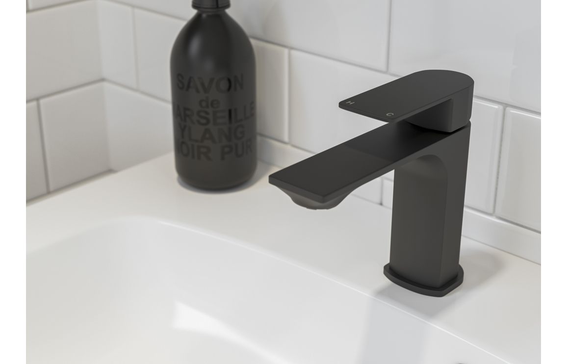 MyBathrooms Elite Basin Mixer & Waste – Matt Black
