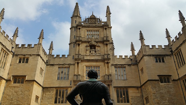 oxford-1155172_640