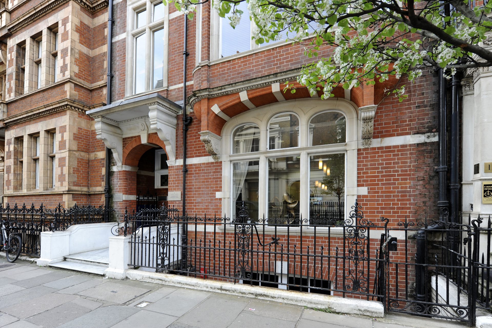 Harley St London Centres Rutherford Cancer Centres