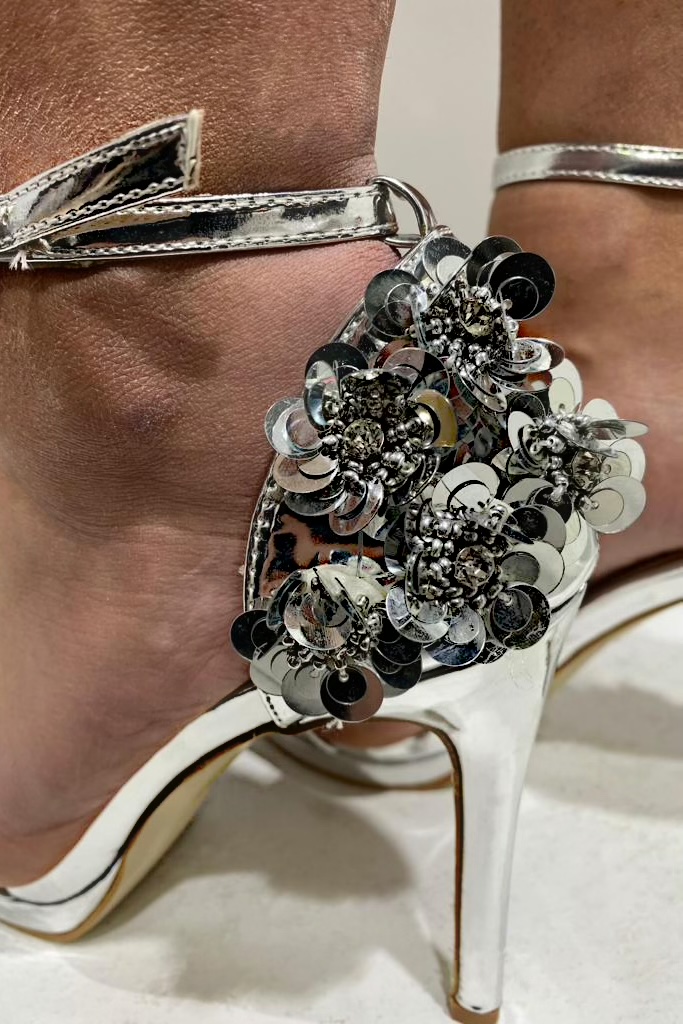 Beautiful shop silver heels