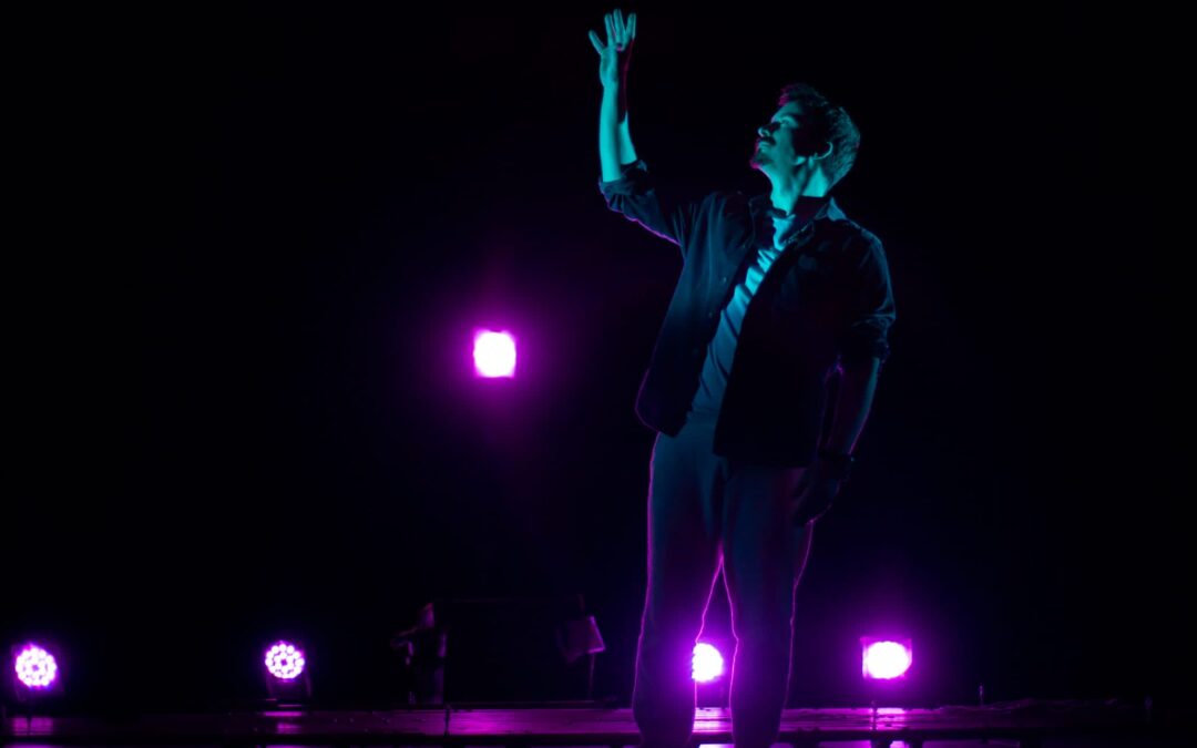 Apnea de Ana Barcelò, premio accésit en la XIII Edición del Festival Mutis de teatro emergente de Barcelona. 