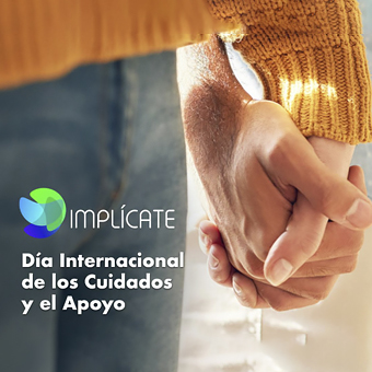 Primer plano de dos manos agarradas