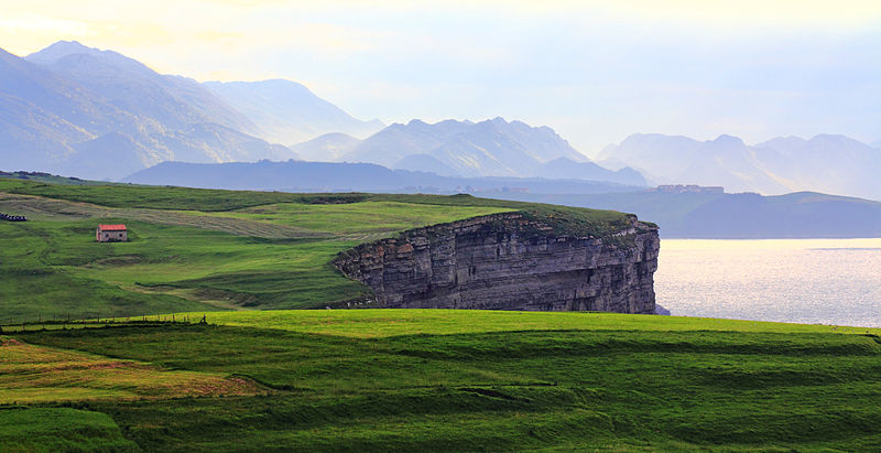 Acantilados Autor Palacion CANTABRIA