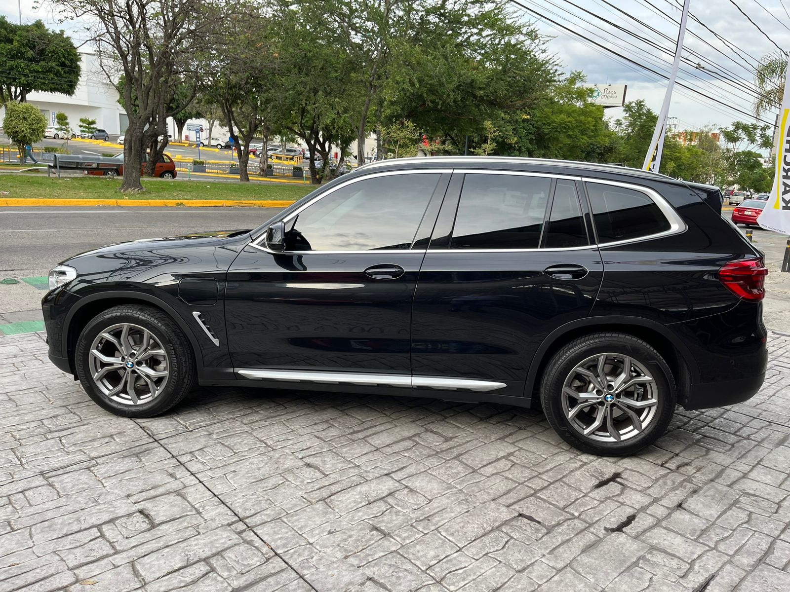 BMW X3 2020 X DRIVE 30E HIBRID Automático Negro