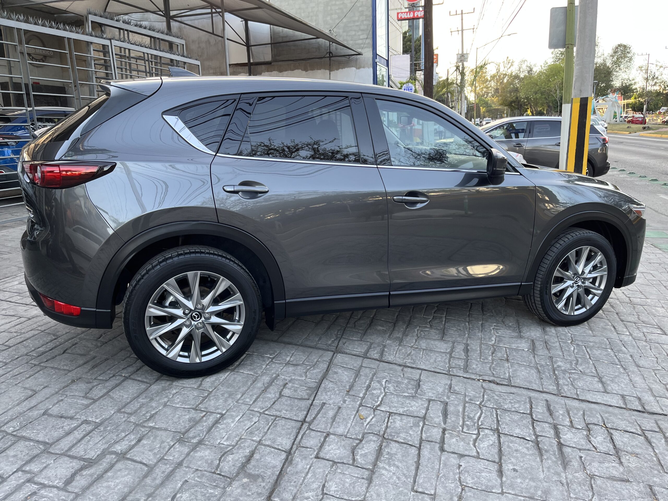 Mazda CX-5 2021 SIGNATURE Automático Gris