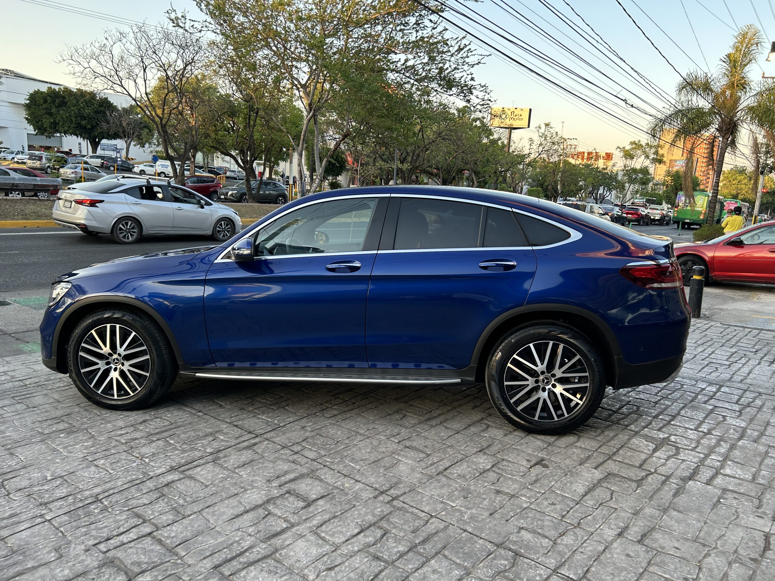 Mercedes-Benz GLC 2021 300 COUPE 4MATIC Automático Azul
