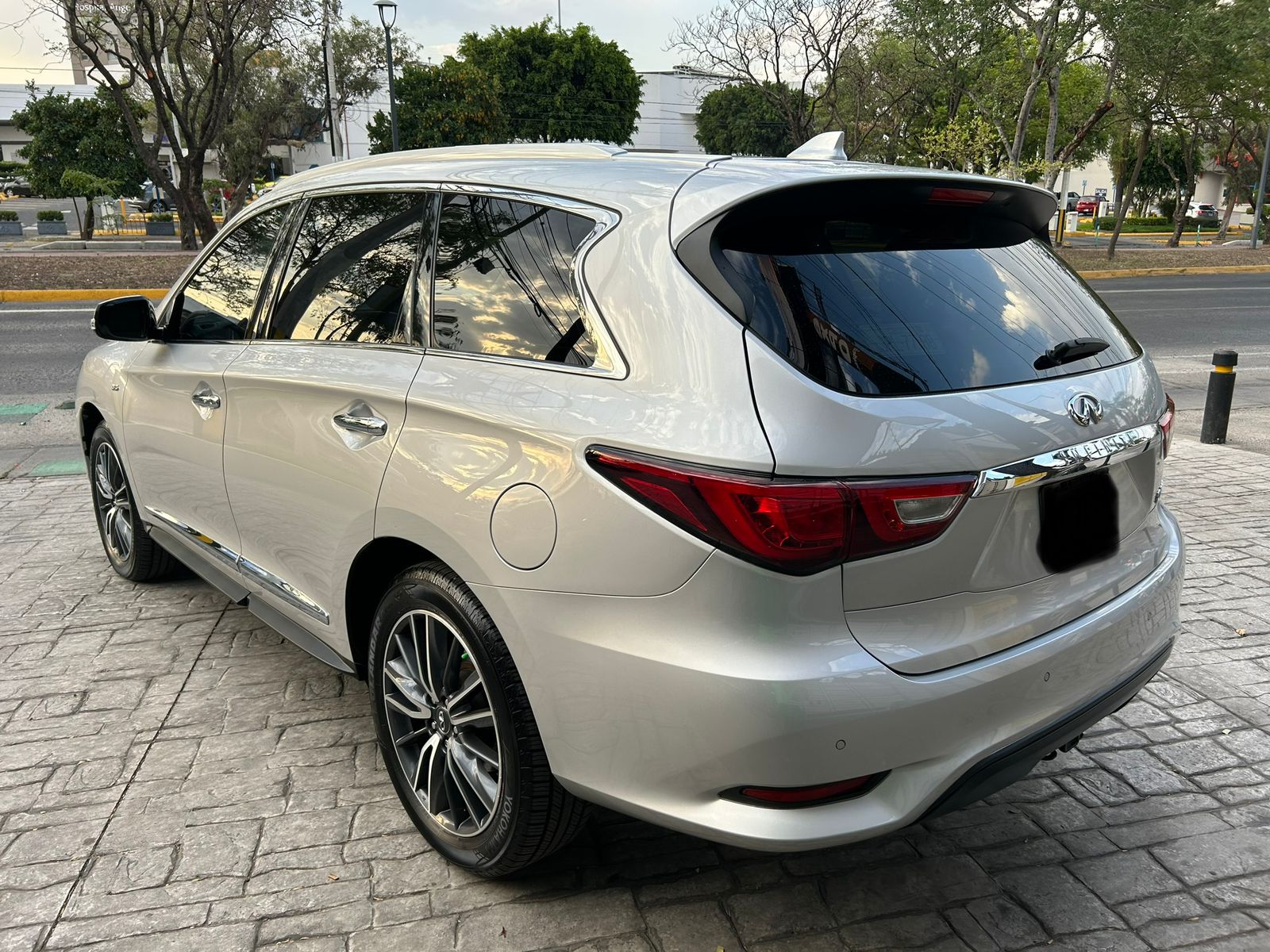Infiniti QX60 2017 PERFECCION PLUS Automático Plata