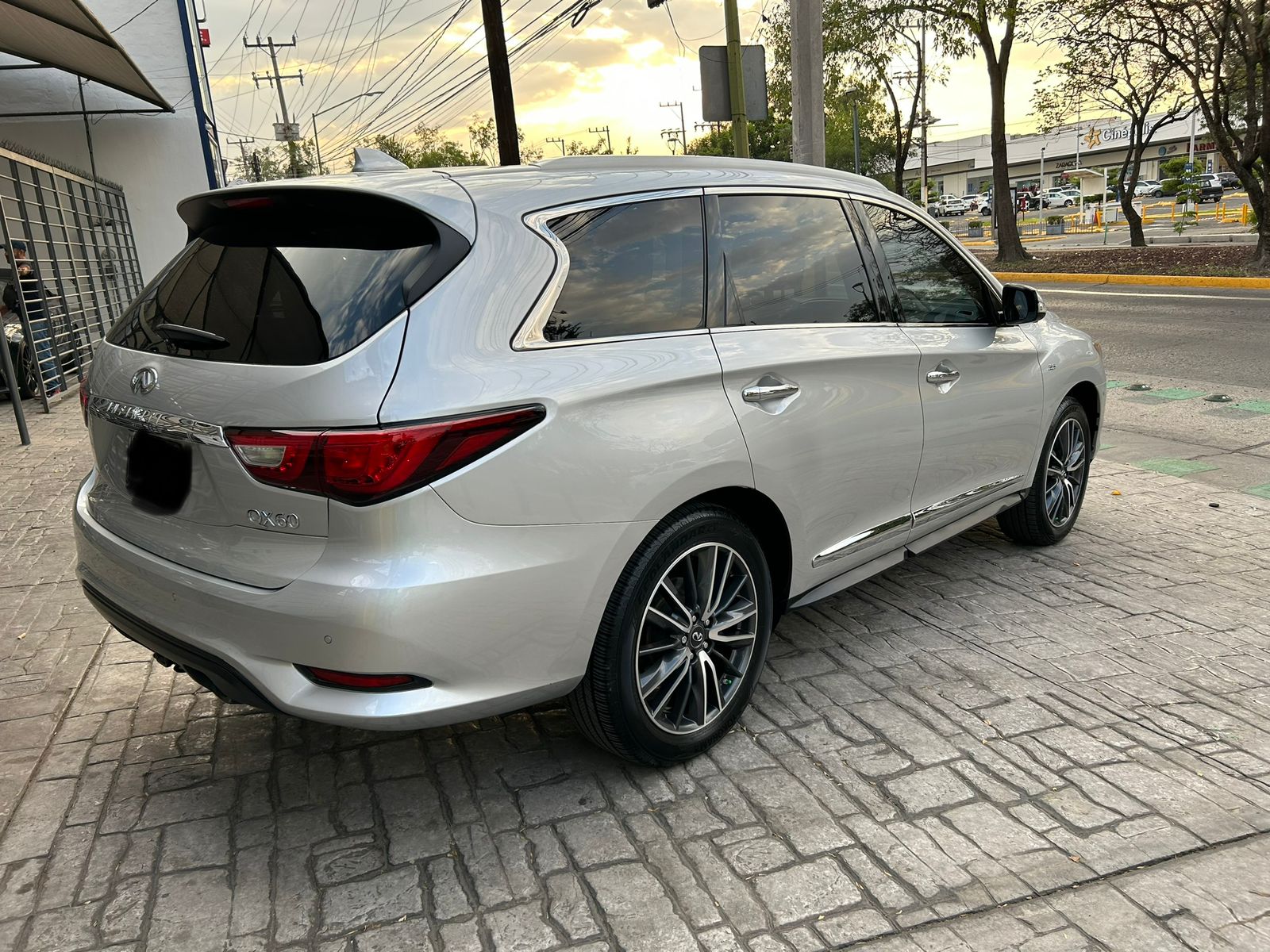 Infiniti QX60 2017 PERFECCION PLUS Automático Plata