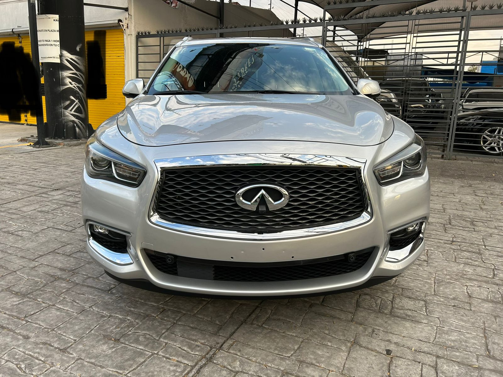 Infiniti QX60 2017 PERFECCION PLUS Automático Plata