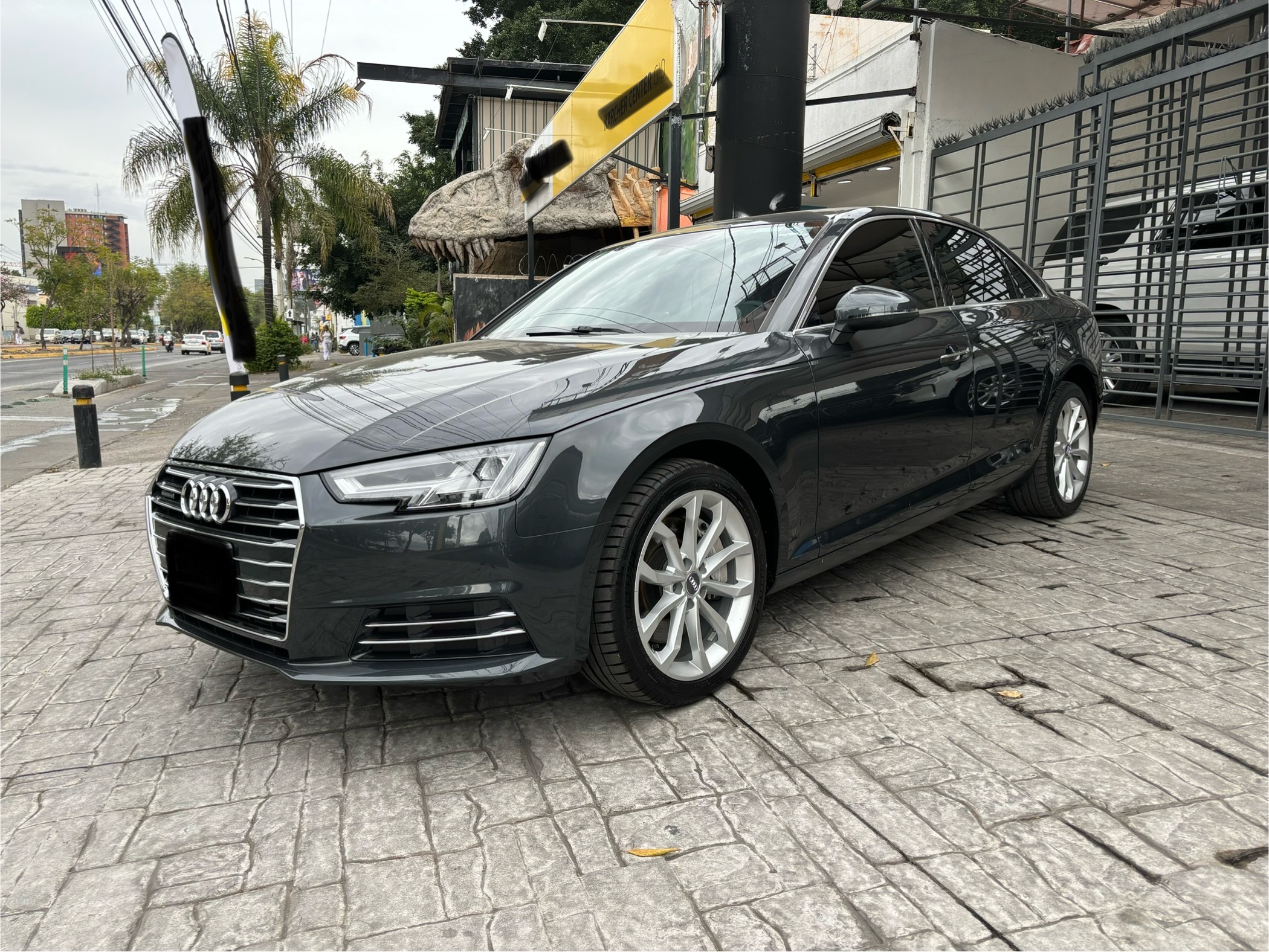 Audi A4 2018 ELITE Automático Gris