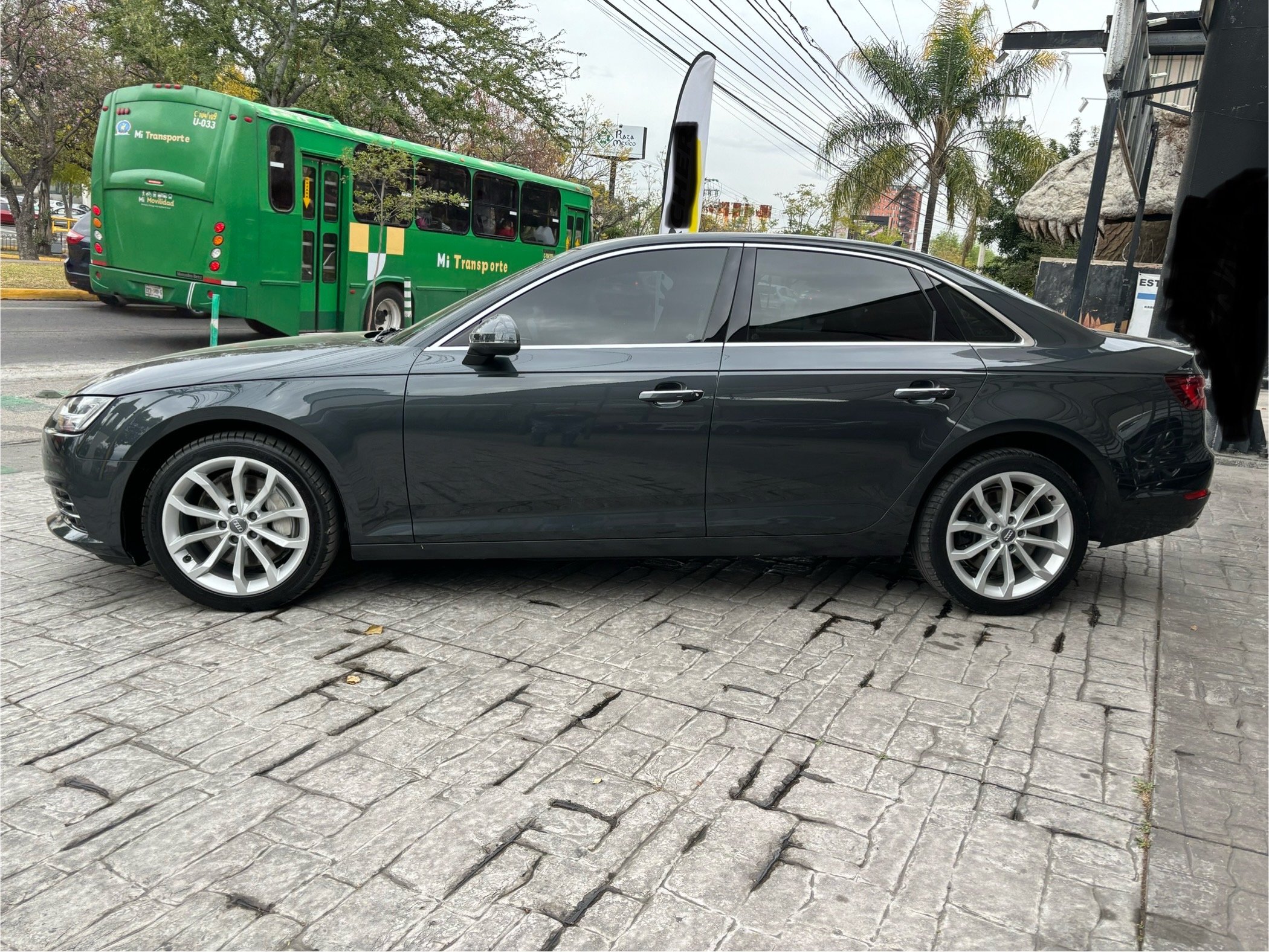 Audi A4 2018 ELITE Automático Gris