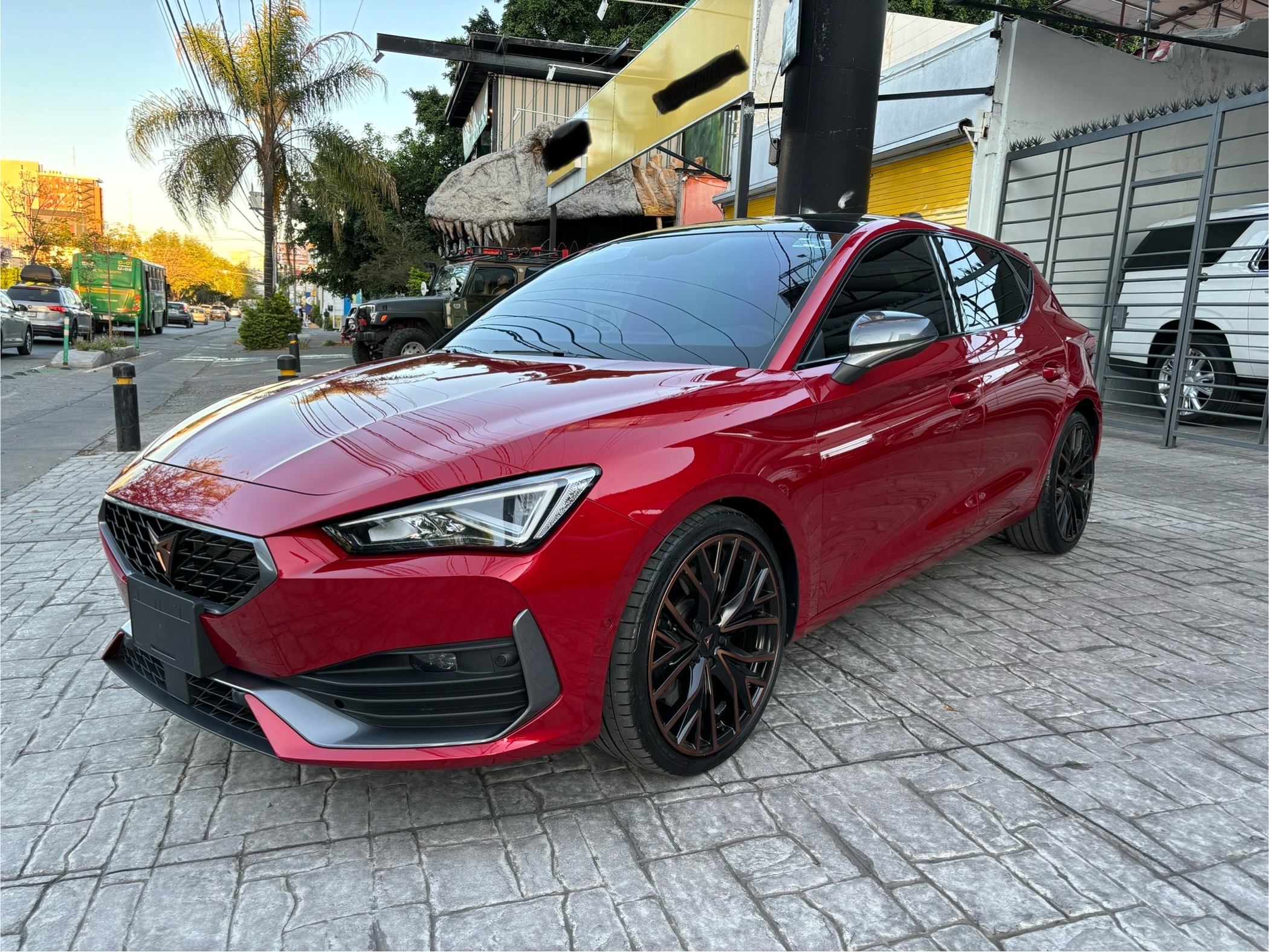 Cupra Leon 2022 300HP Automático Rojo