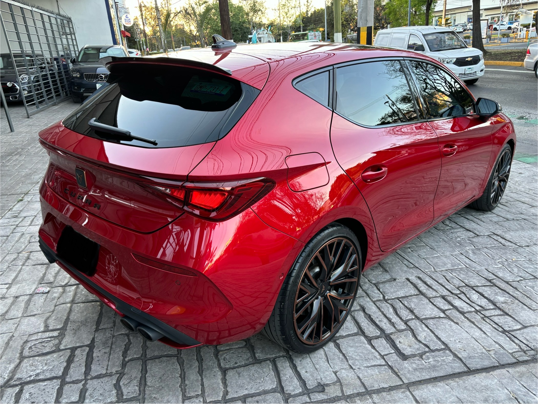 Cupra Leon 2022 300HP Automático Rojo