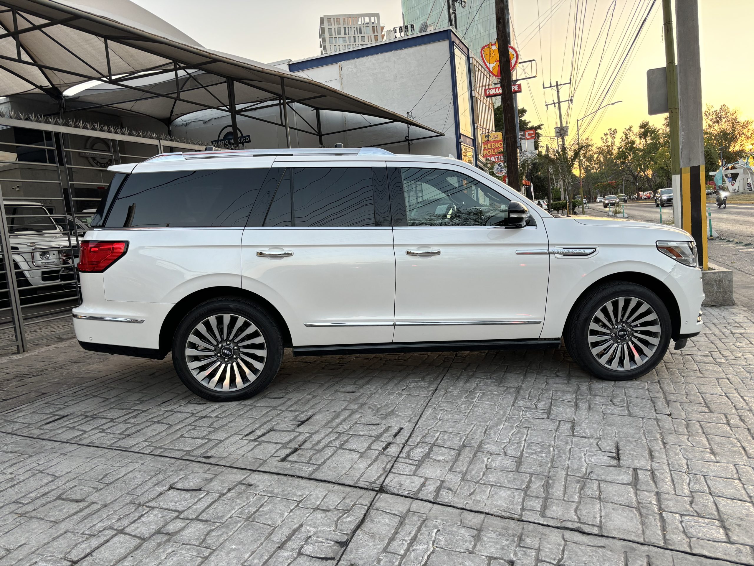 Lincoln Navigator 2019 RESERVE Automático Blanco