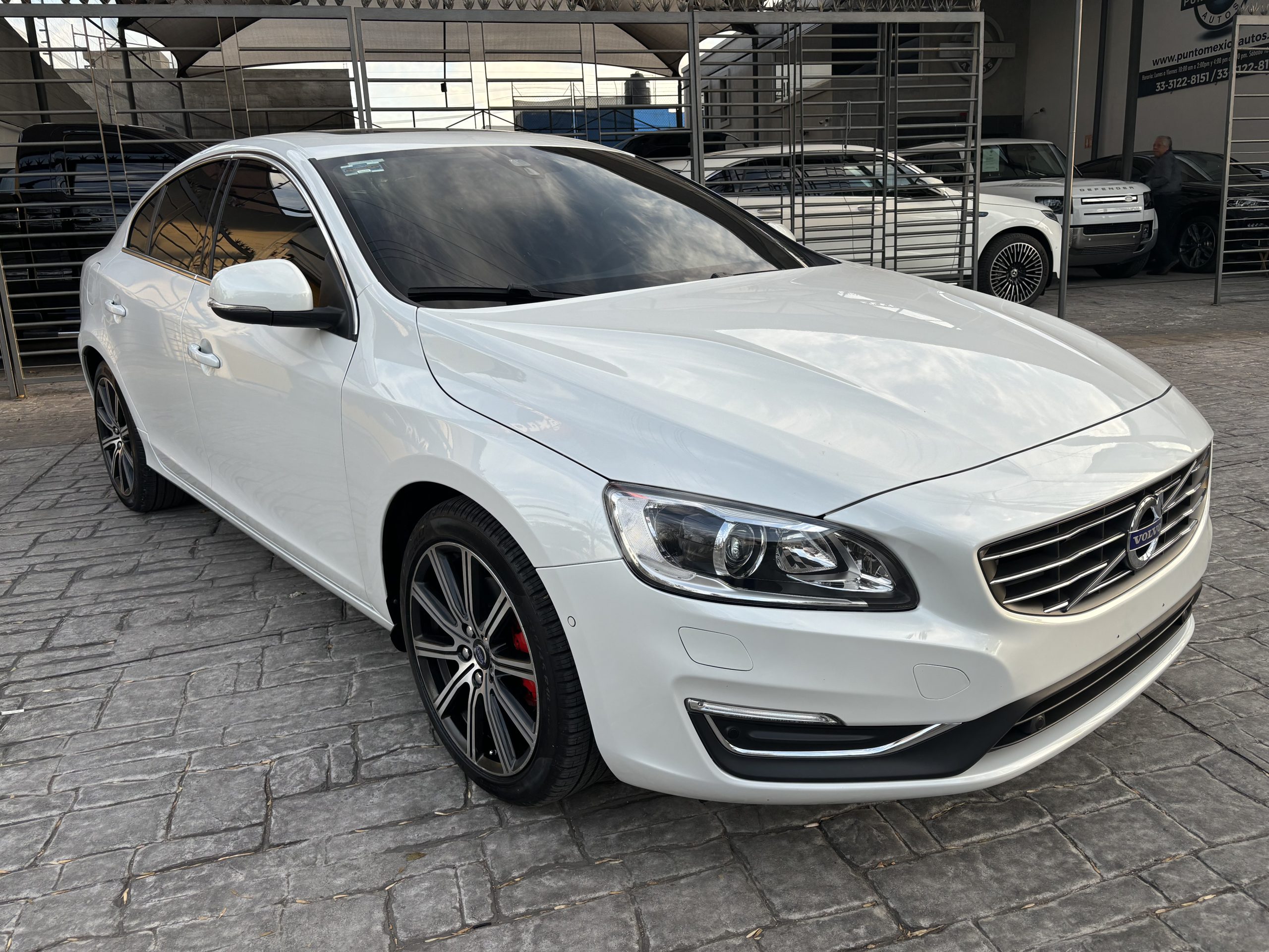 Volvo S60 2016 MOMENTUM 2.0 TURBO Automático Blanco