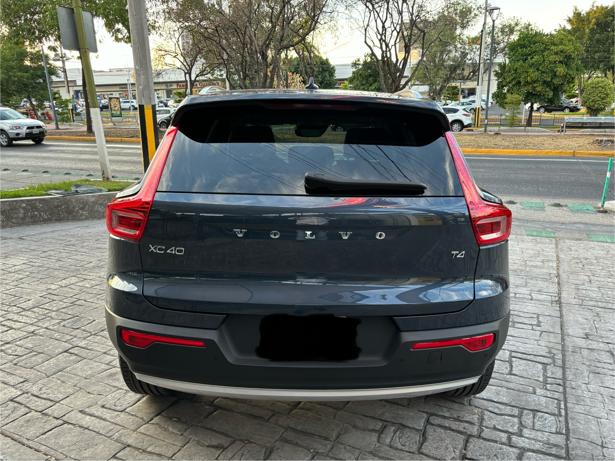 Volvo XC40 2022 INSCRIPTION Automático Azul