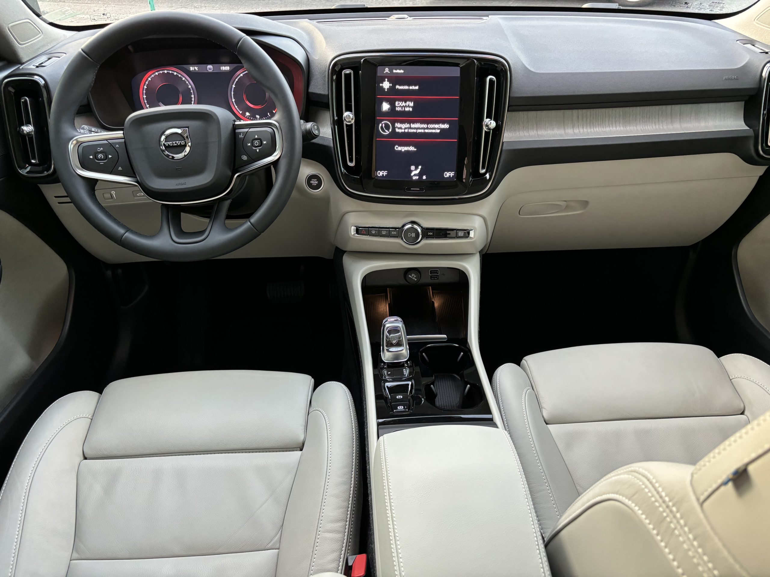 Volvo XC40 2022 INSCRIPTION Automático Azul