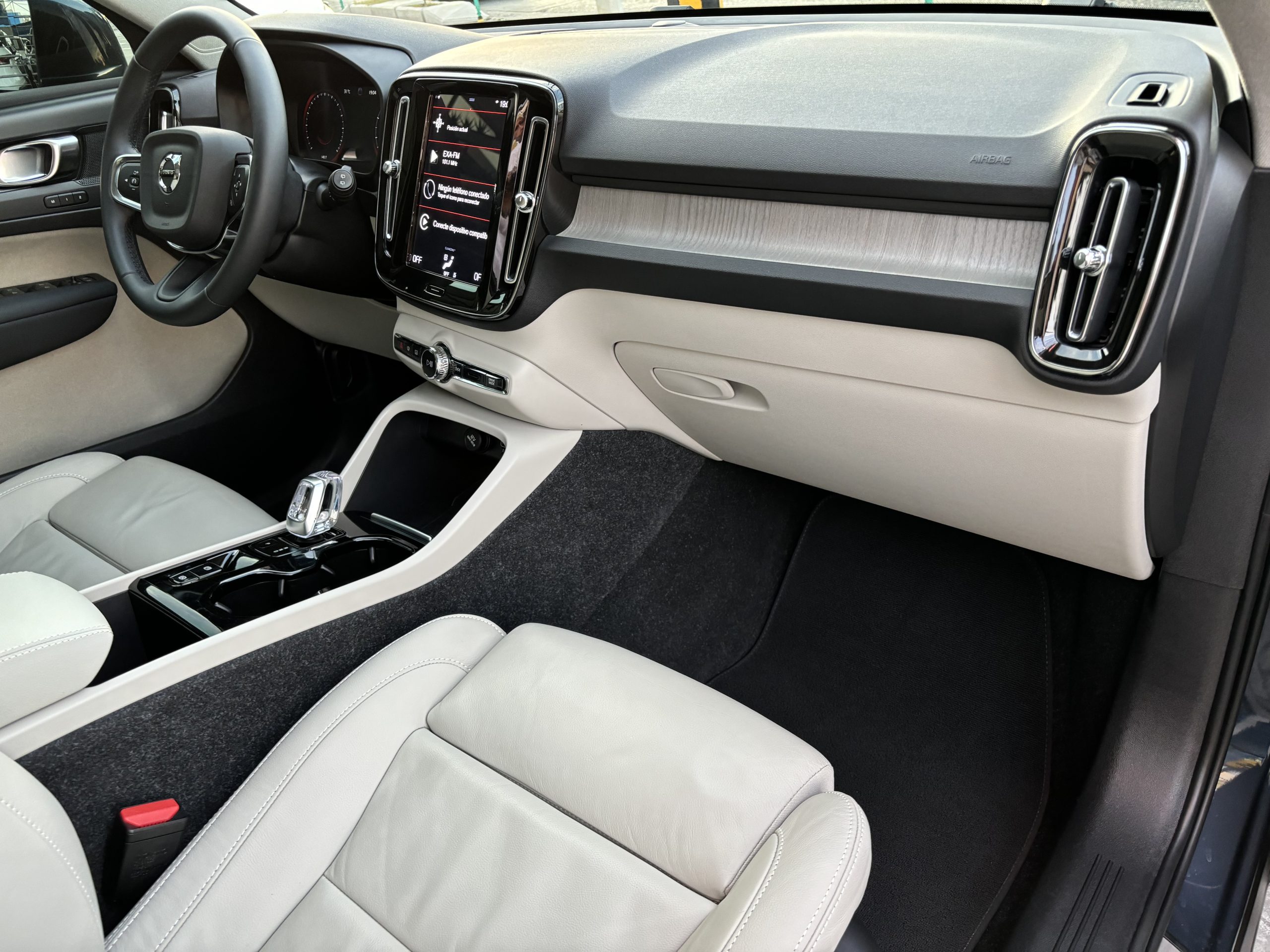 Volvo XC40 2022 INSCRIPTION Automático Azul