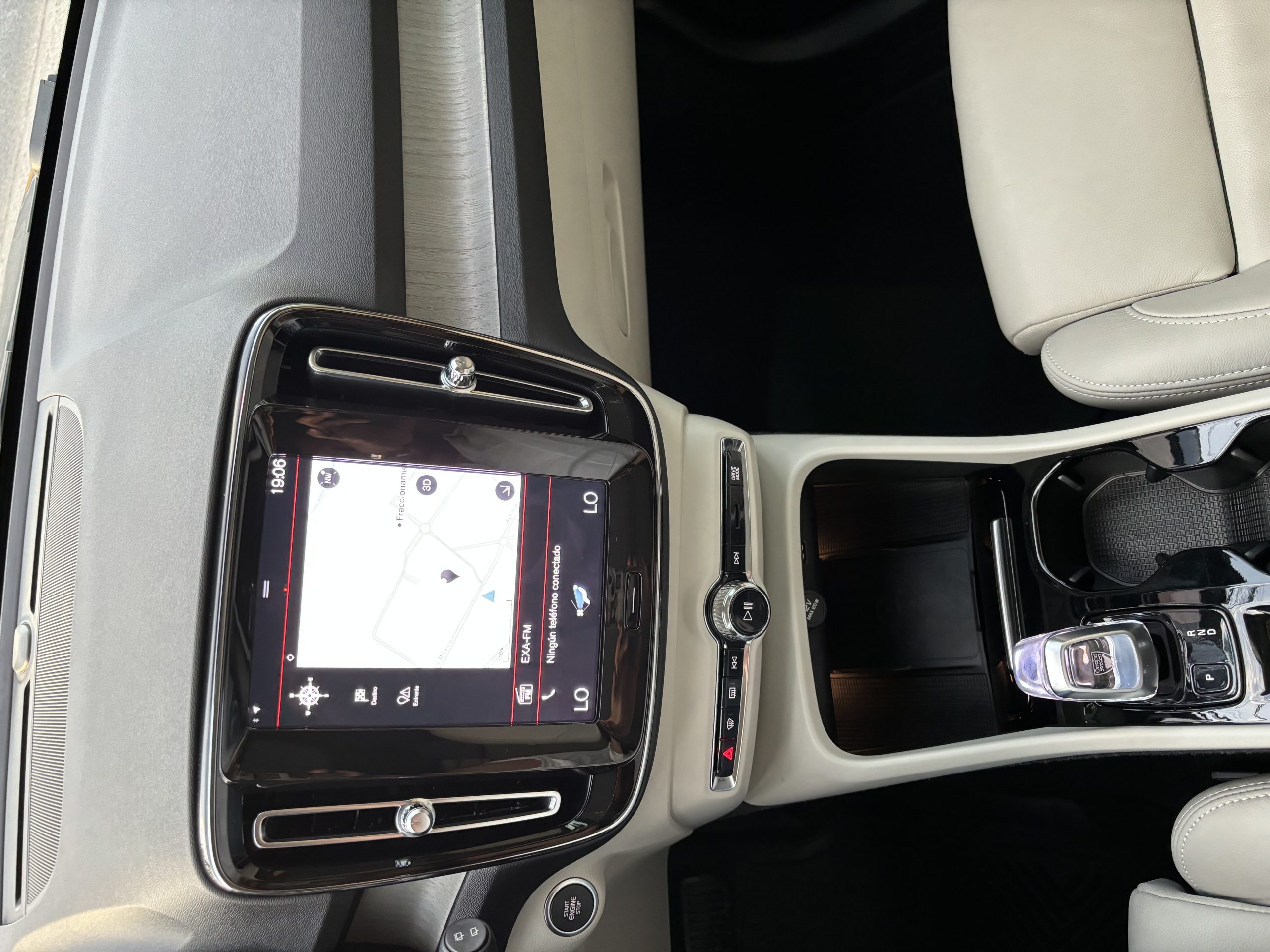 Volvo XC40 2022 INSCRIPTION Automático Azul