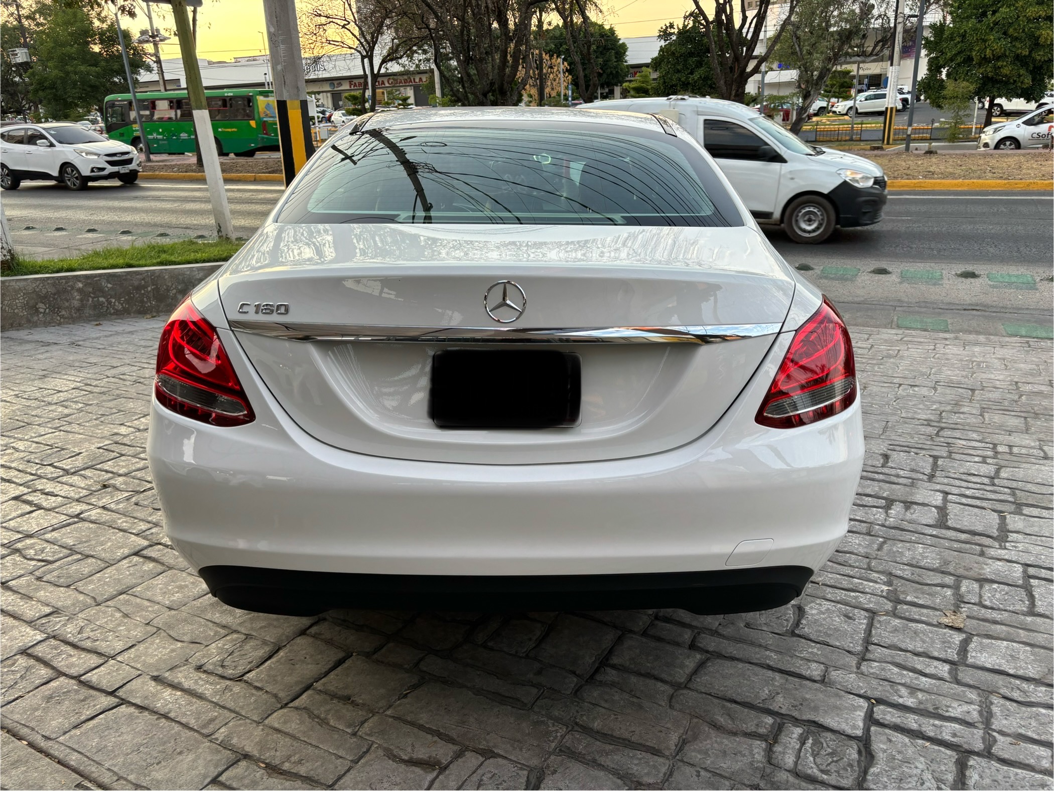 Mercedes-Benz Clase C 2016 C180 CGI Automático Blanco