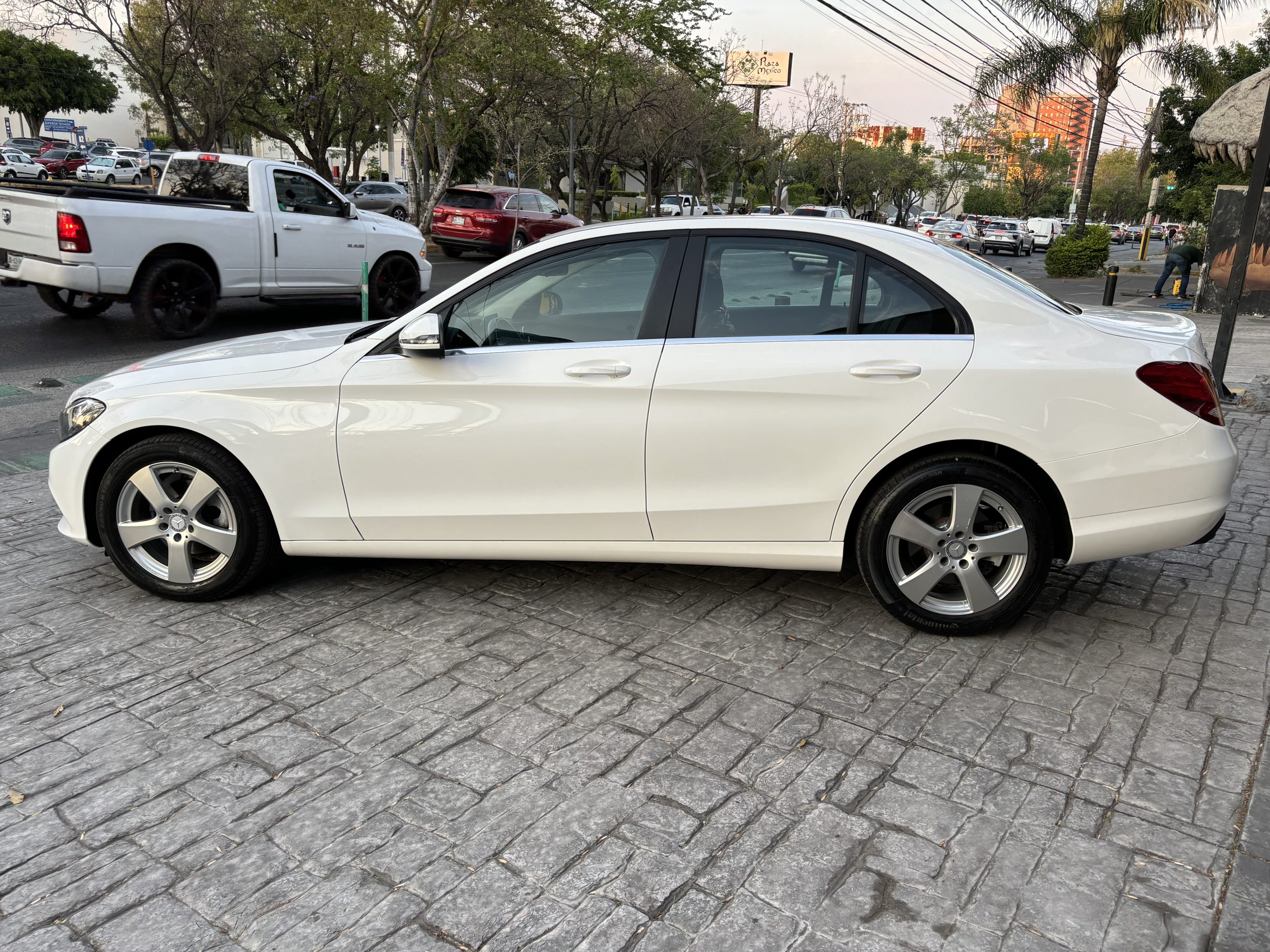 Mercedes-Benz Clase C 2016 C180 CGI Automático Blanco