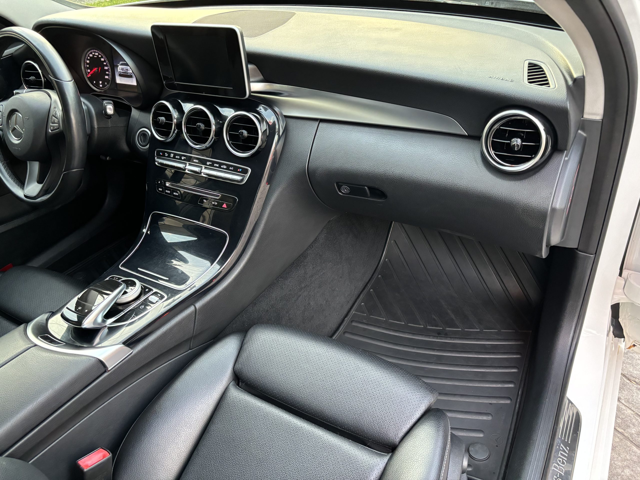 Mercedes-Benz Clase C 2016 C180 CGI Automático Blanco