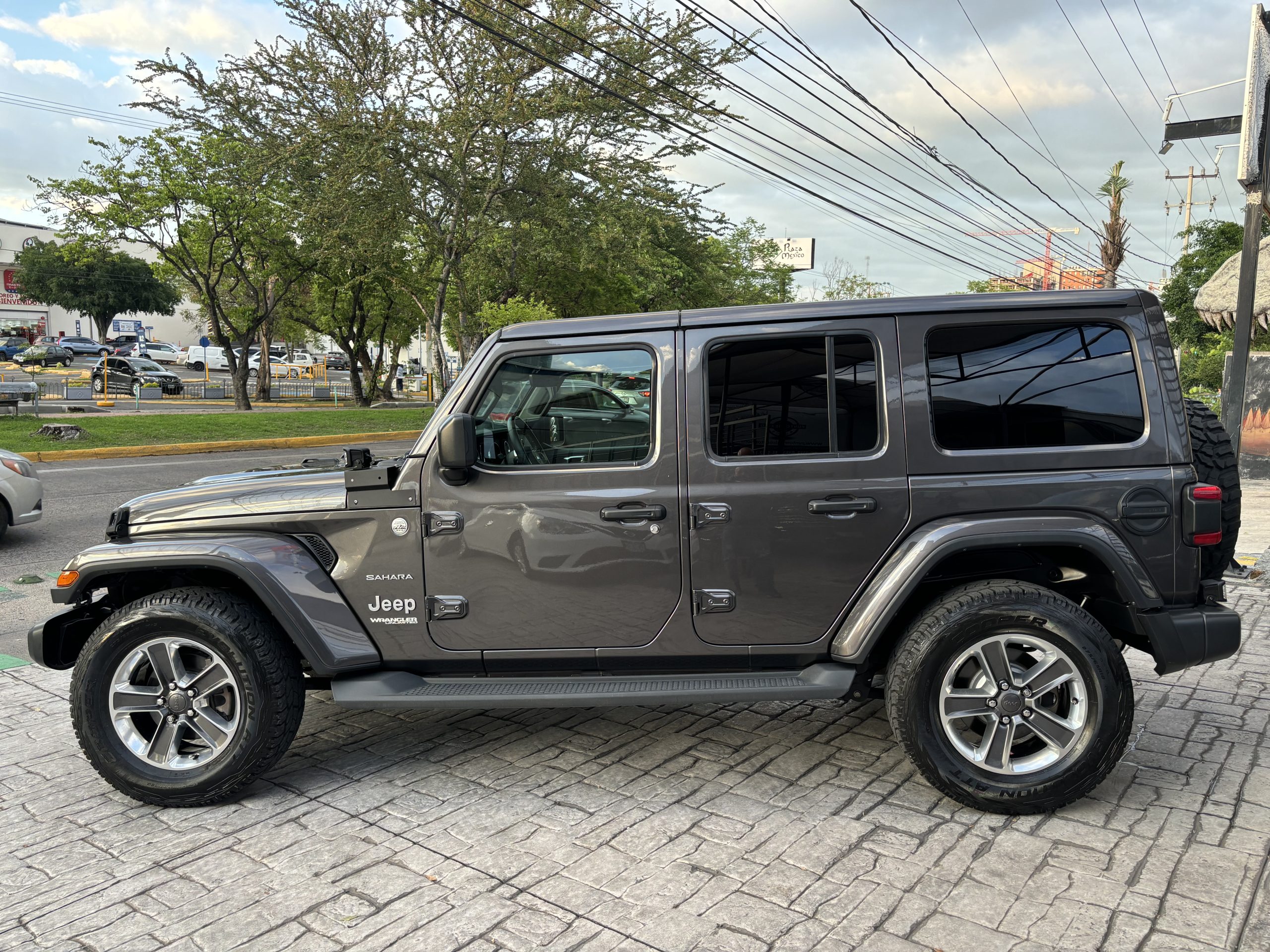 Jeep Wrangler 2019 UNLIMITED Automático Gris