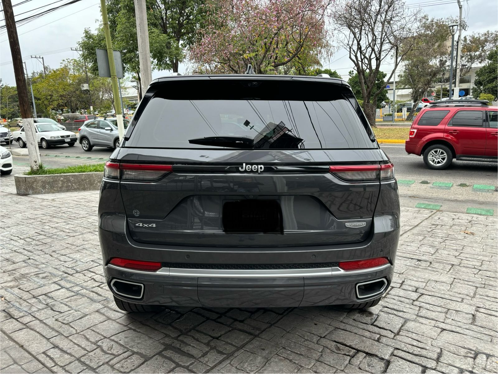 Jeep Grand Cherokee 2023 SUMMIT RESERVE Automático Gris