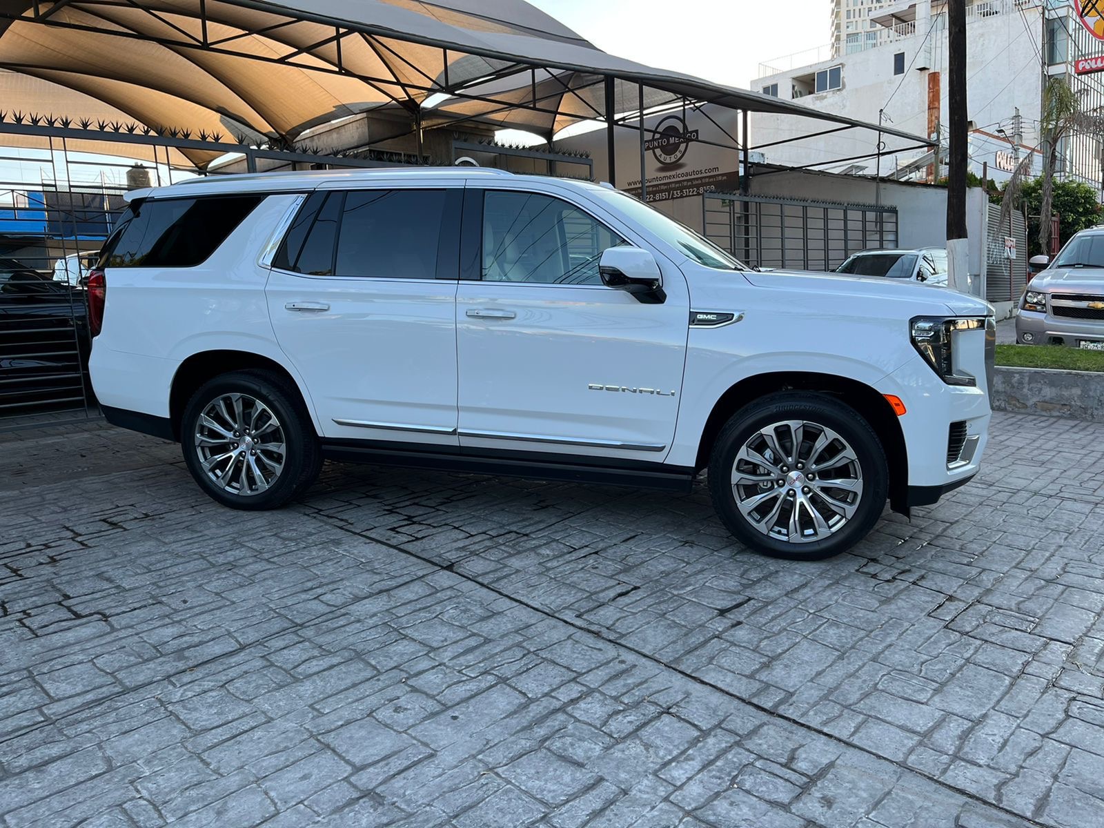 GMC Yukon 2021 DENALI CORTA Automático Blanco