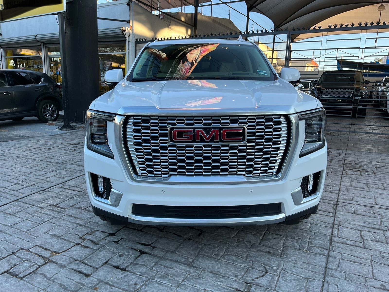 GMC Yukon 2021 DENALI CORTA Automático Blanco