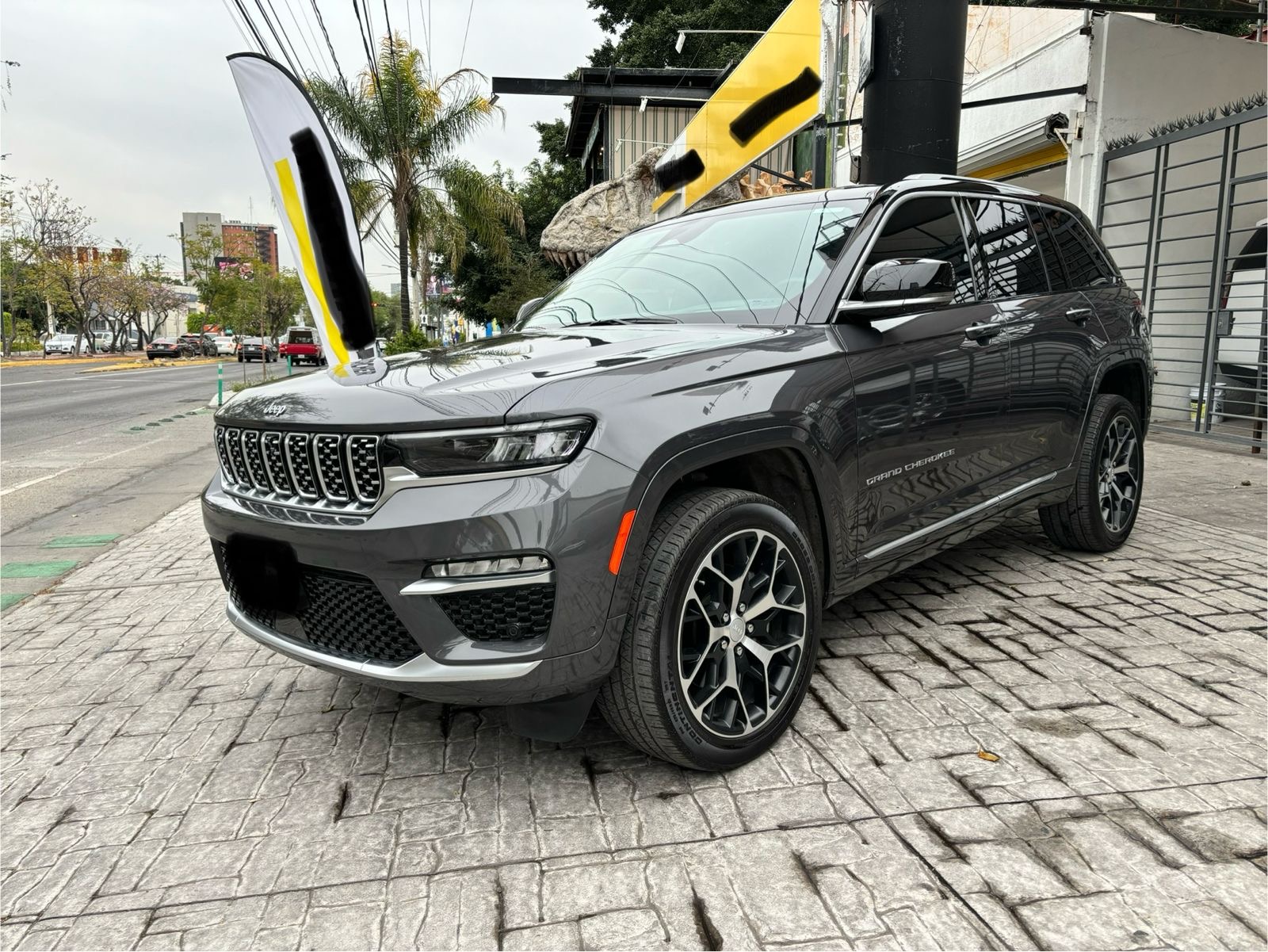 Jeep Grand Cherokee 2023 SUMMIT RESERVE Automático Gris