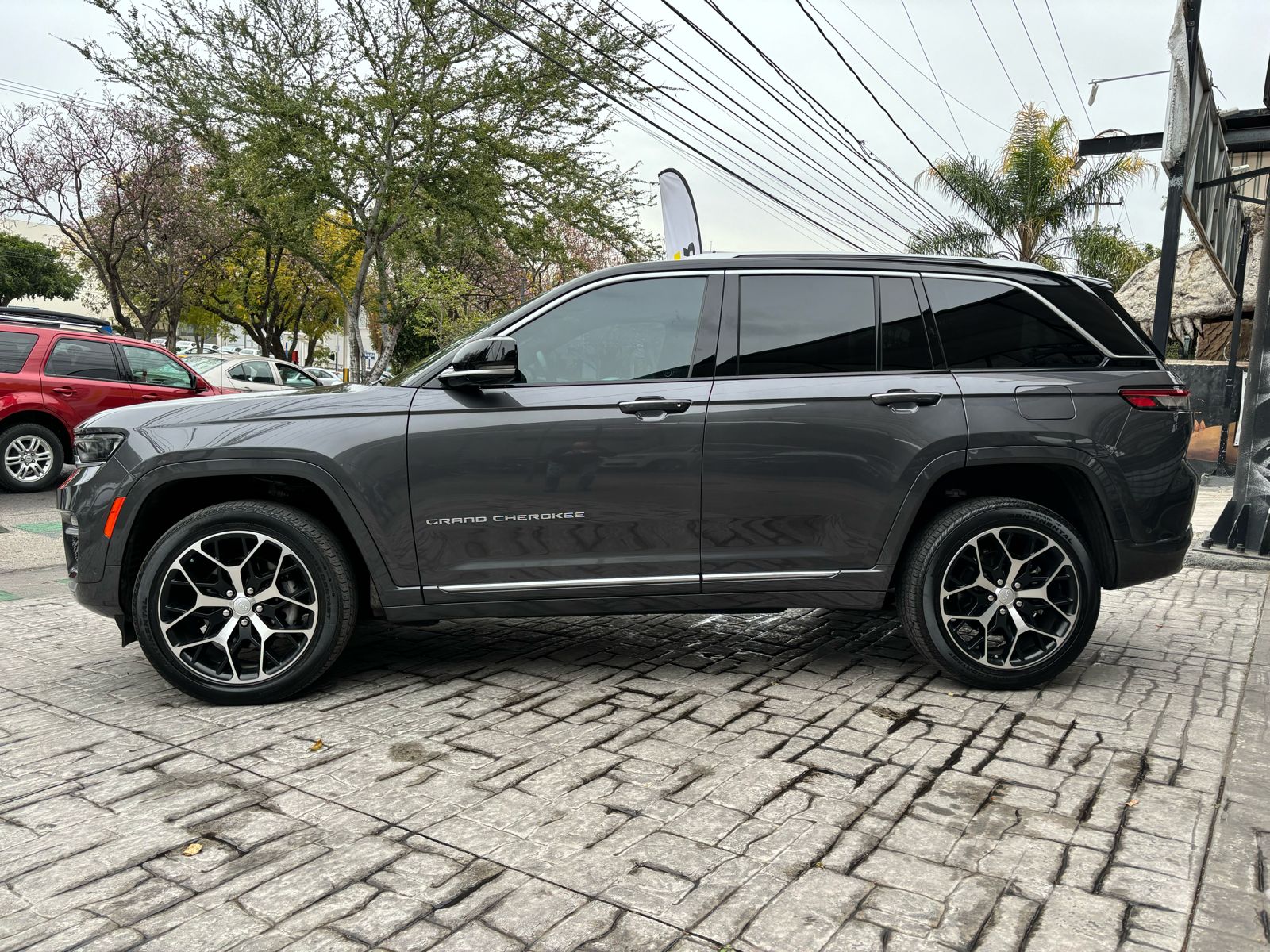 Jeep Grand Cherokee 2023 SUMMIT RESERVE Automático Gris