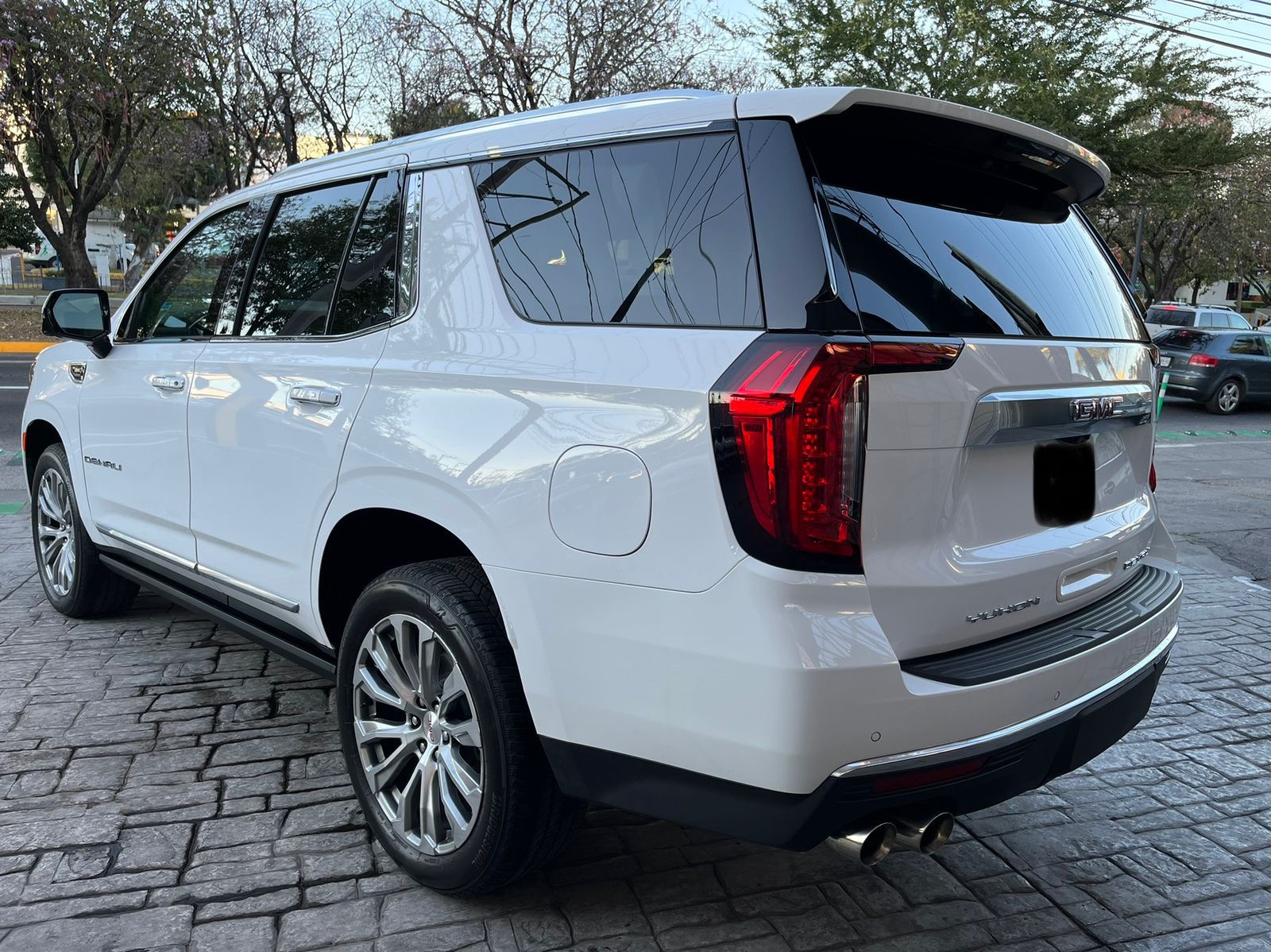 GMC Yukon 2021 DENALI CORTA Automático Blanco