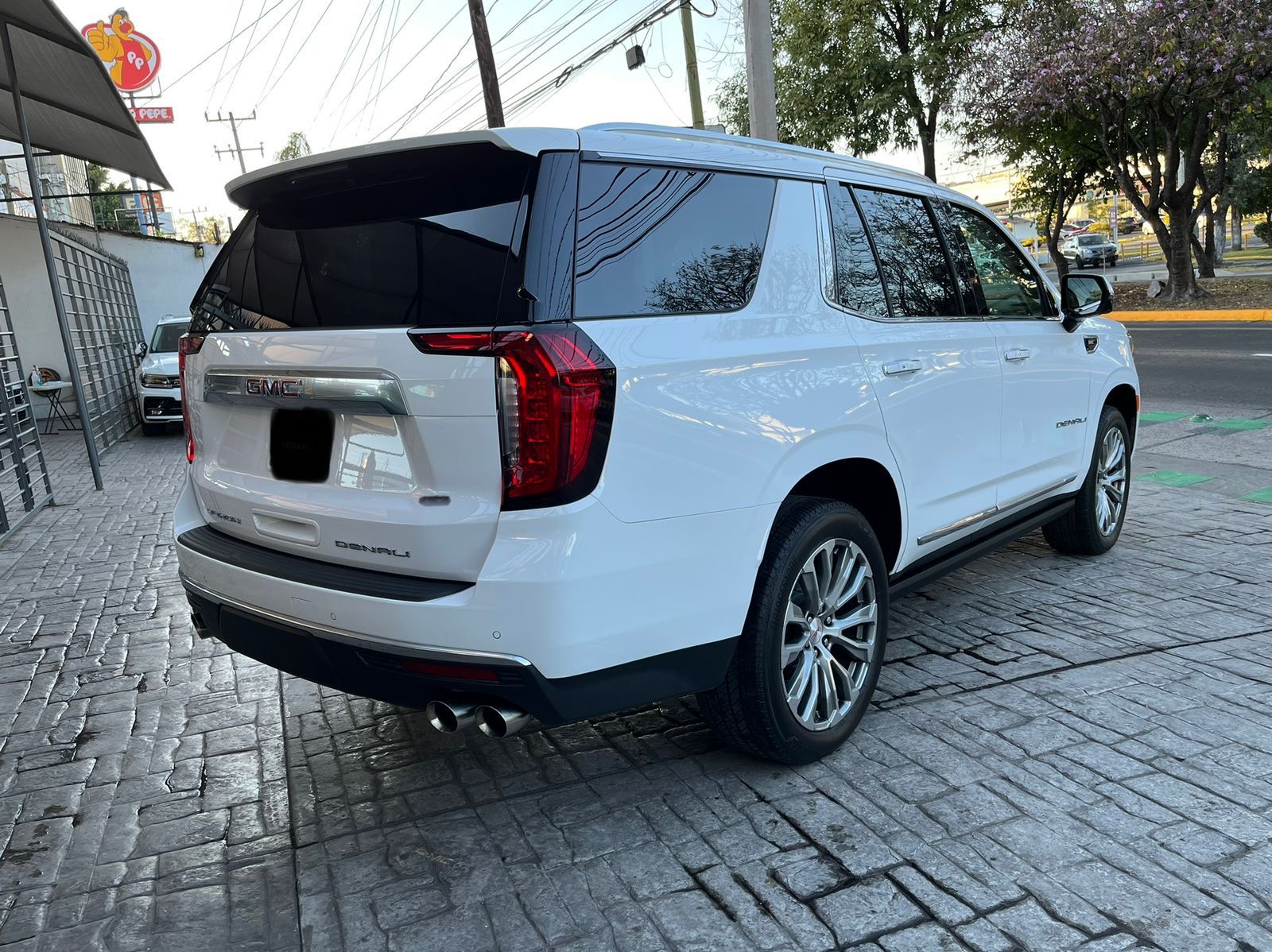 GMC Yukon 2021 DENALI CORTA Automático Blanco