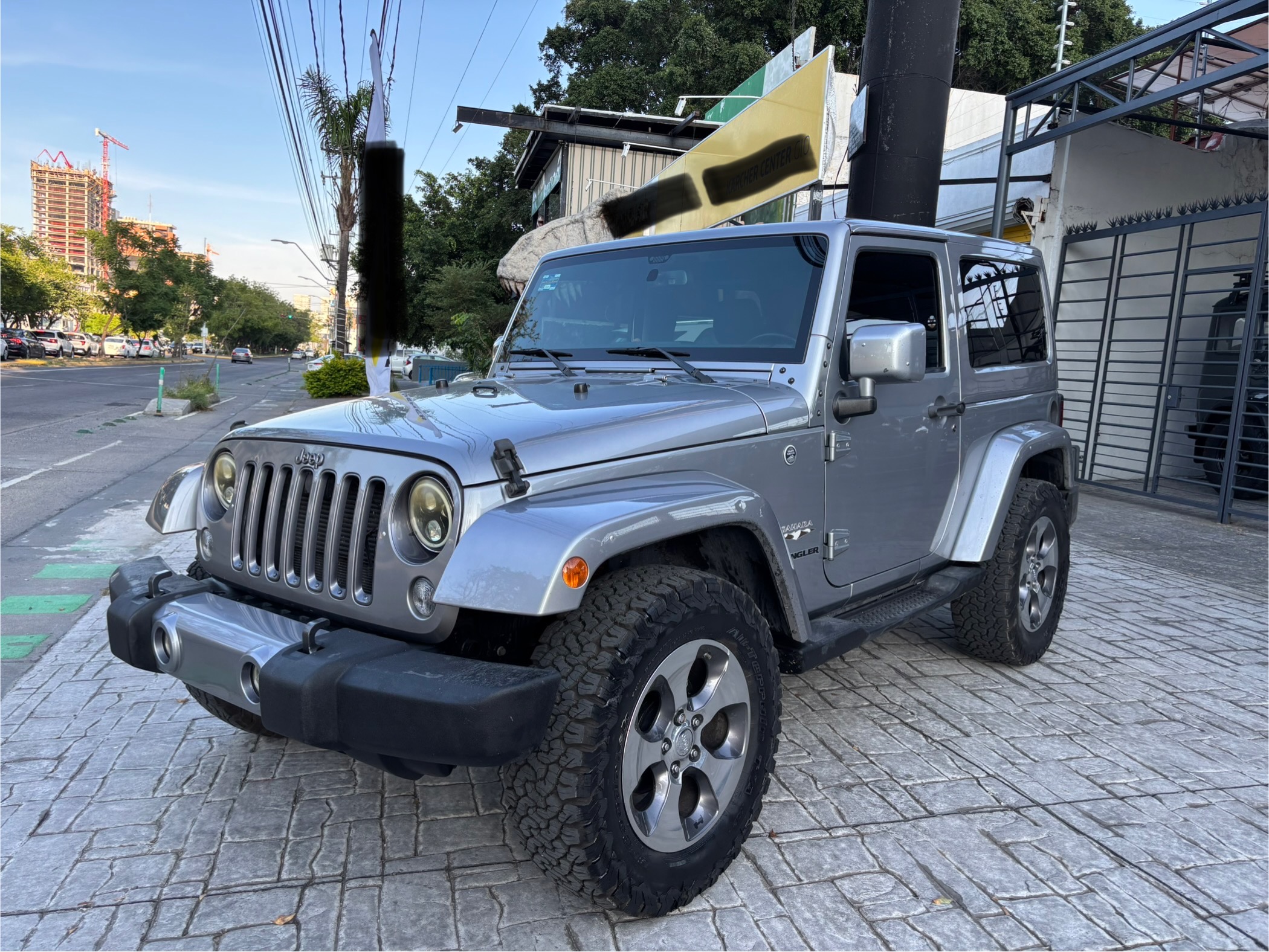 Jeep Wrangler 2016 SAHARA Automático Plata