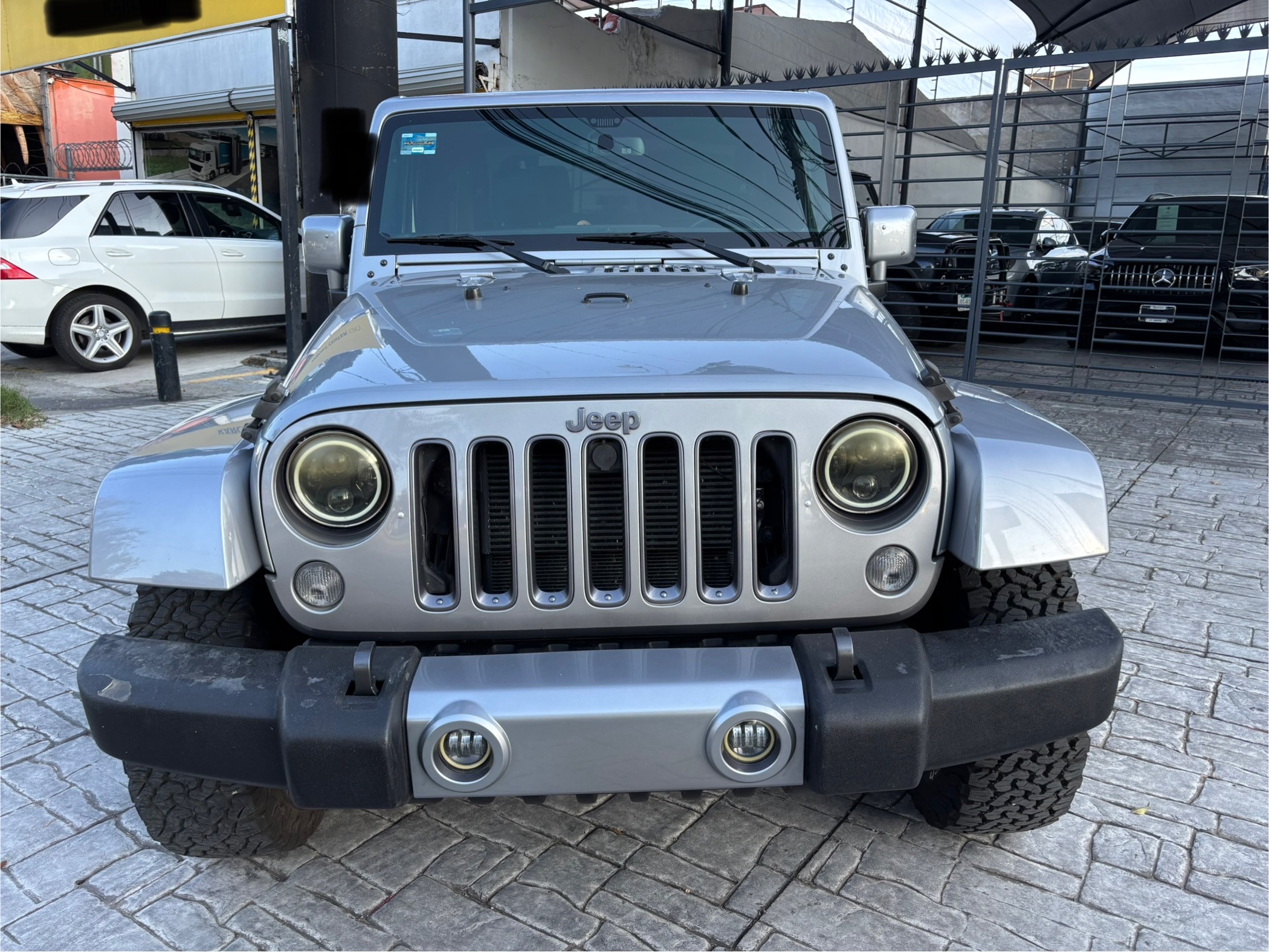 Jeep Wrangler 2016 SAHARA Automático Plata