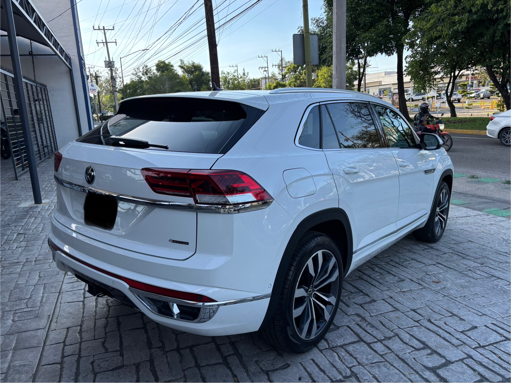 Volkswagen Teramont 2023 CROSSPORT R LINE Automático Blanco