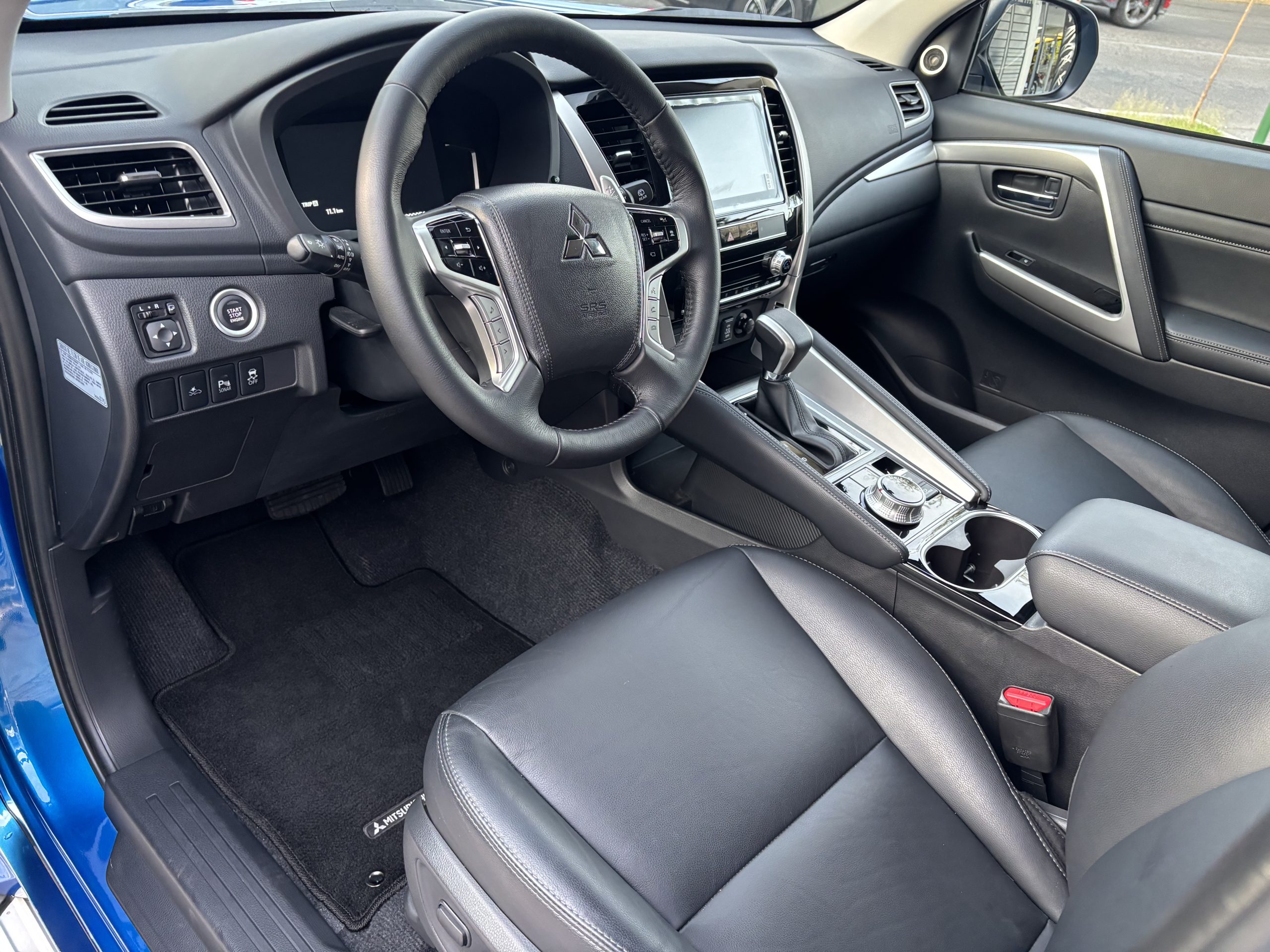 Mitsubishi Montero 2023 SE PLUS Automático Azul
