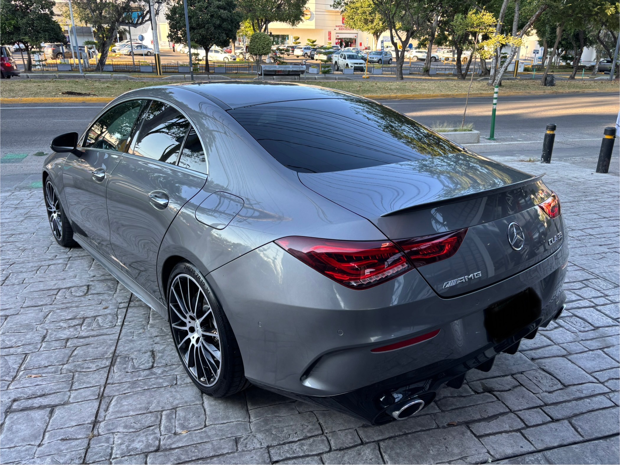 Mercedes-Benz Clase CLA 2023 CLA 35 AMG Automático Gris
