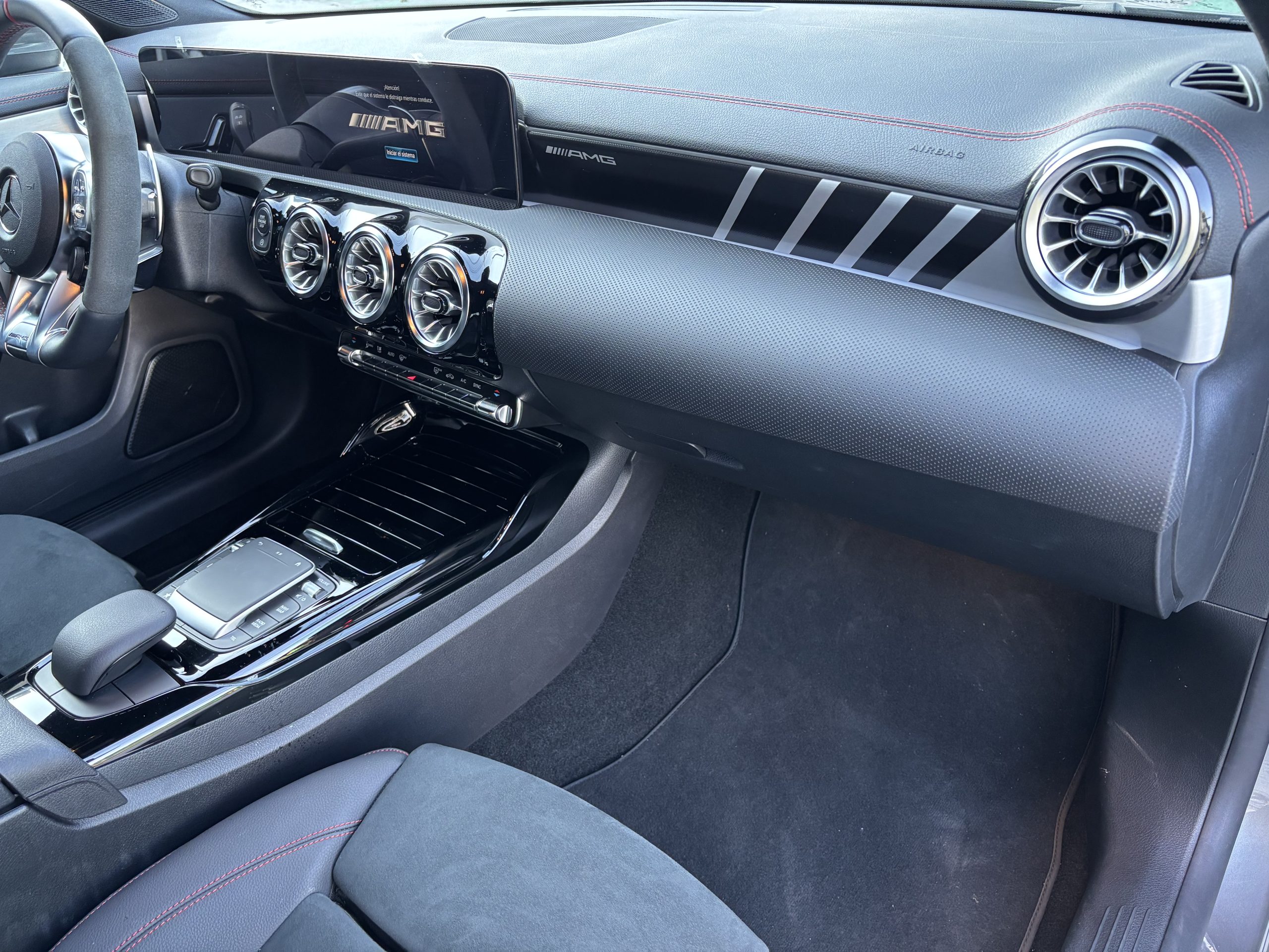 Mercedes-Benz Clase CLA 2023 CLA 35 AMG Automático Gris