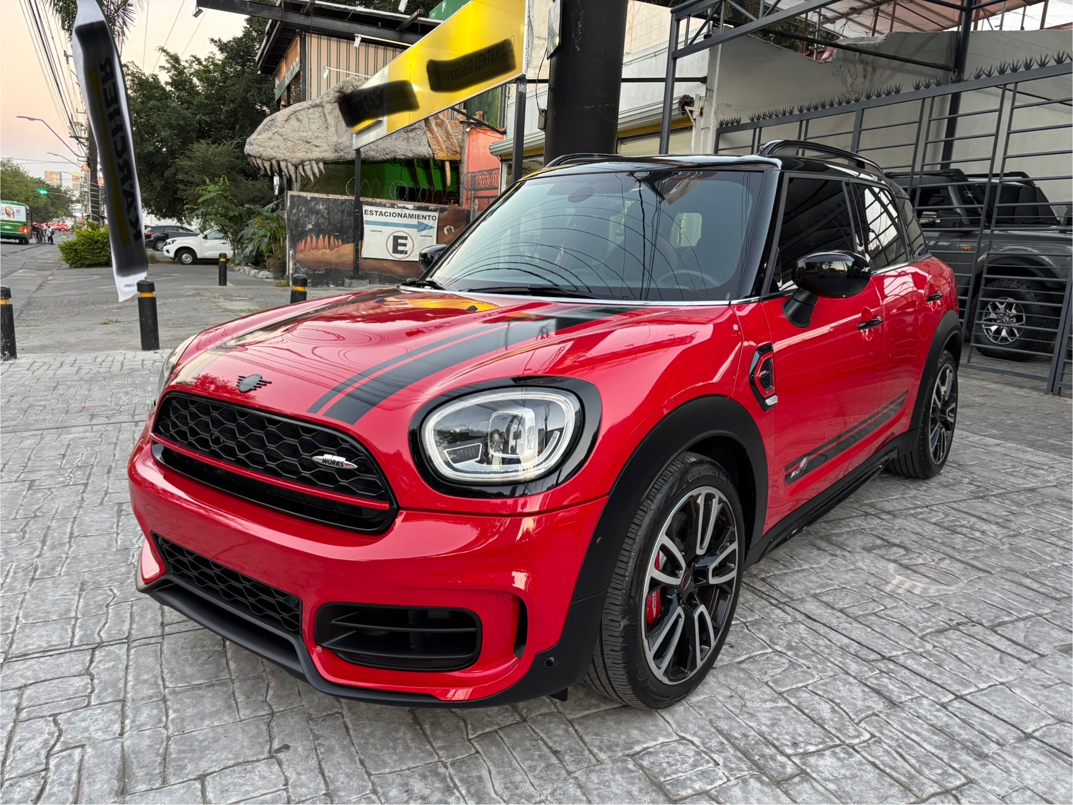 Mini Countryman 2022 ICONIC JCW ALL4 Automático Rojo