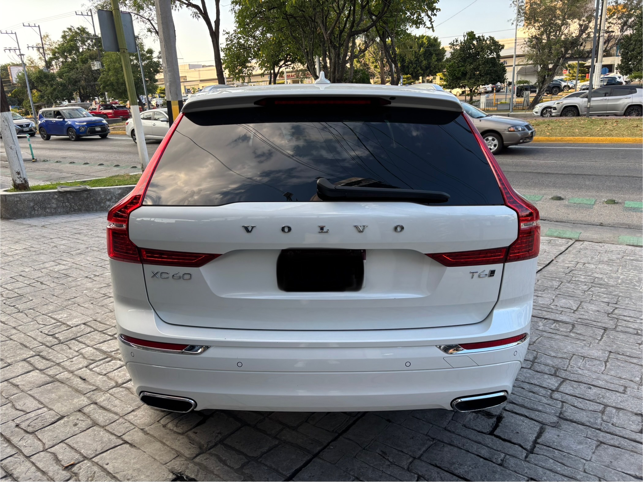 Volvo XC60 2021 INSCRIPTION Automático Blanco