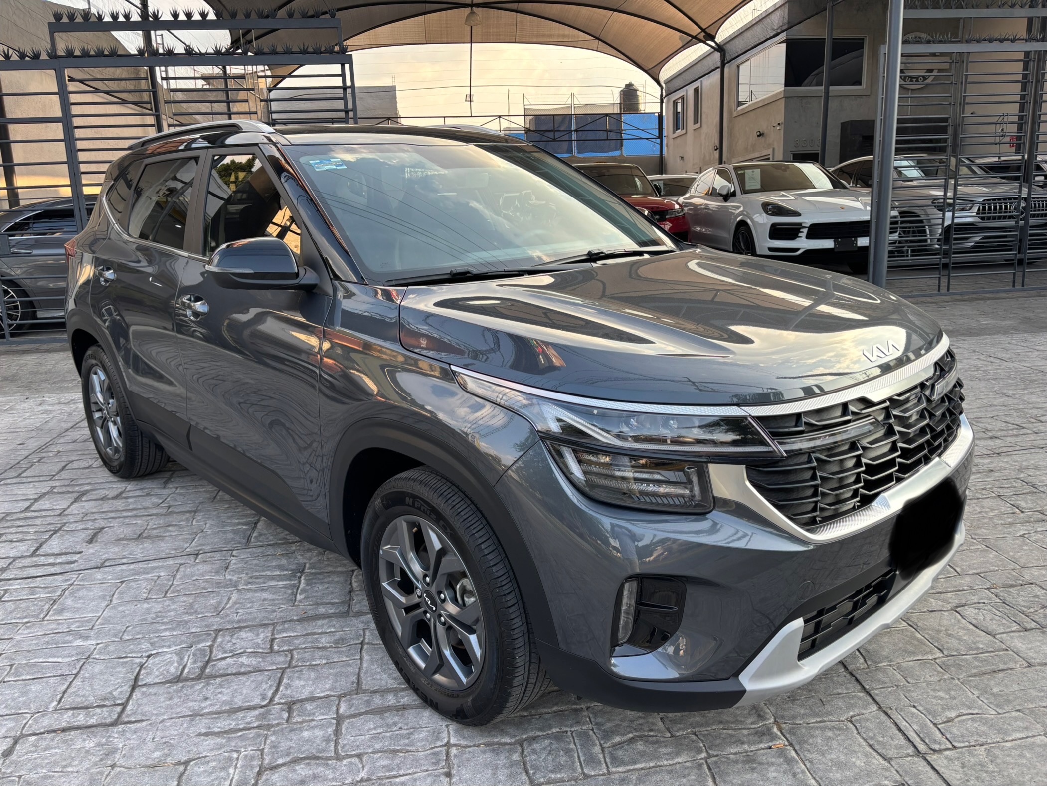 Kia Seltos 2024 EX PAQ Automático Gris