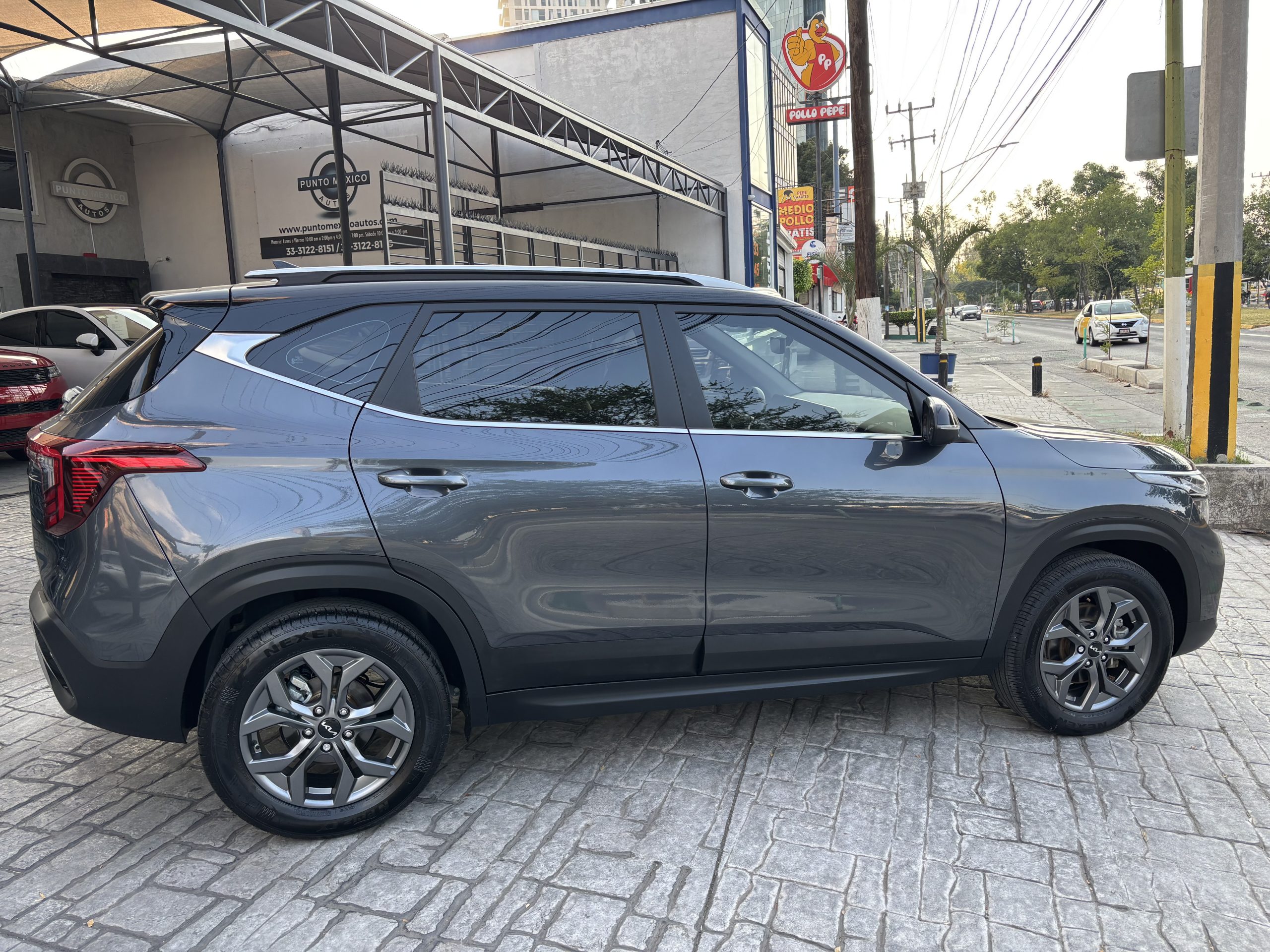 Kia Seltos 2024 EX PAQ Automático Gris
