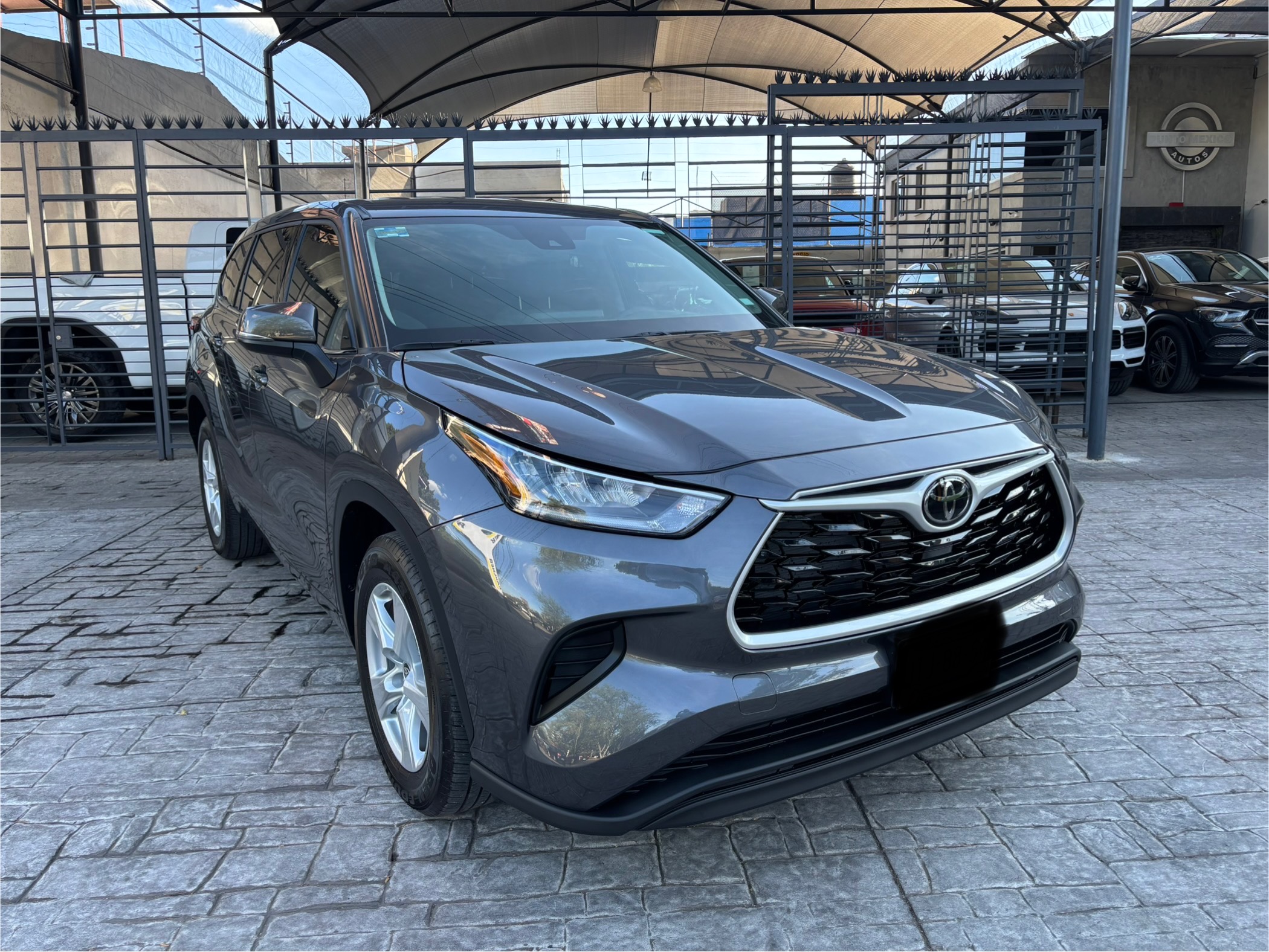 Toyota Highlander 2022 LE Automático Gris
