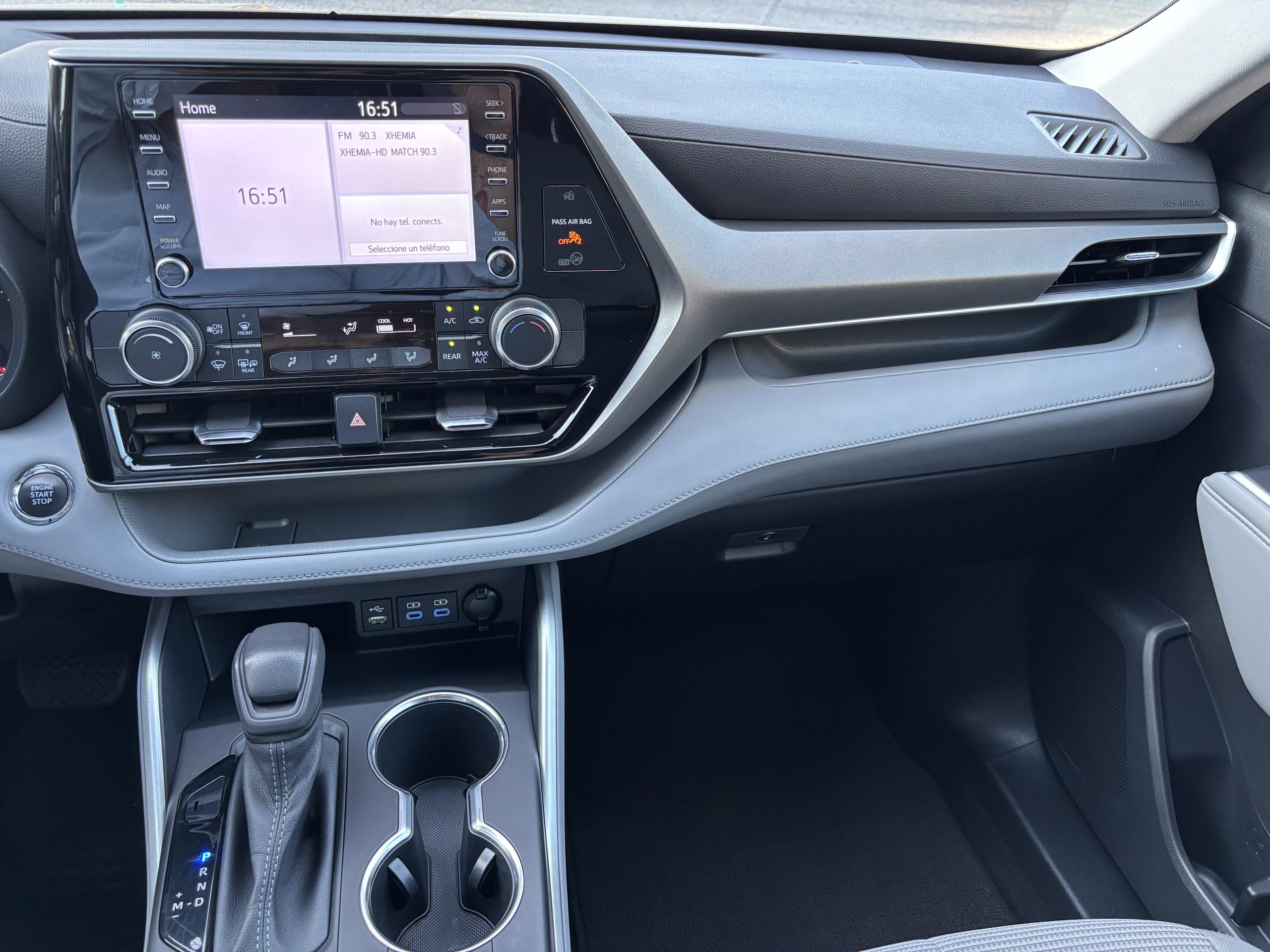 Toyota Highlander 2022 LE Automático Gris
