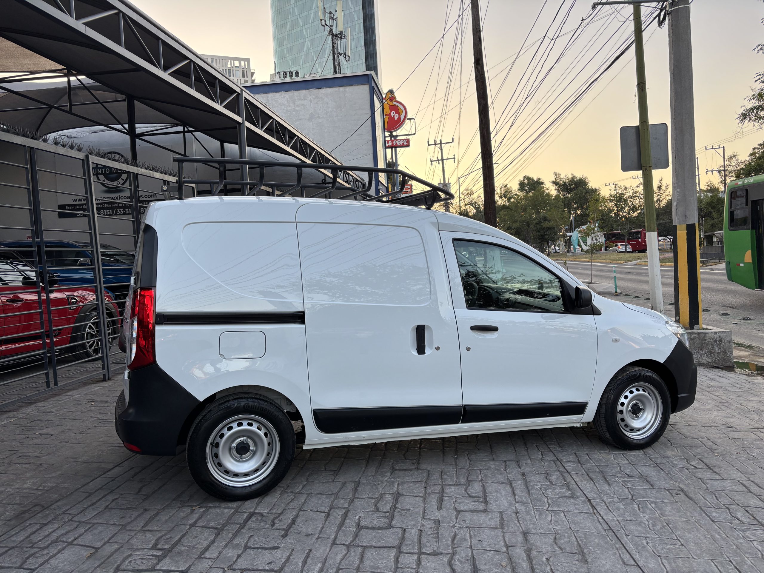 Renault Kangoo 2023 MANUAL Manual Blanco