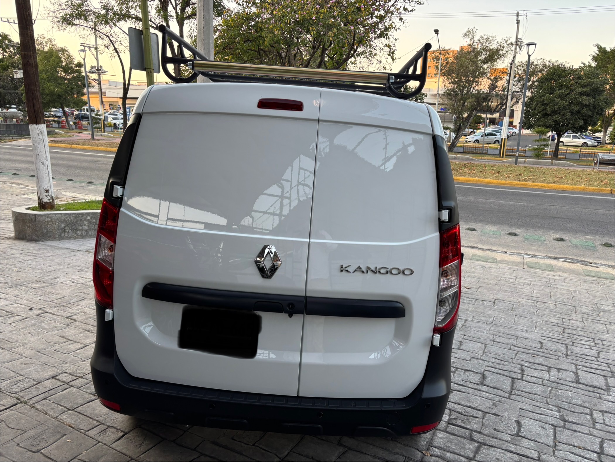 Renault Kangoo 2023 MANUAL Manual Blanco