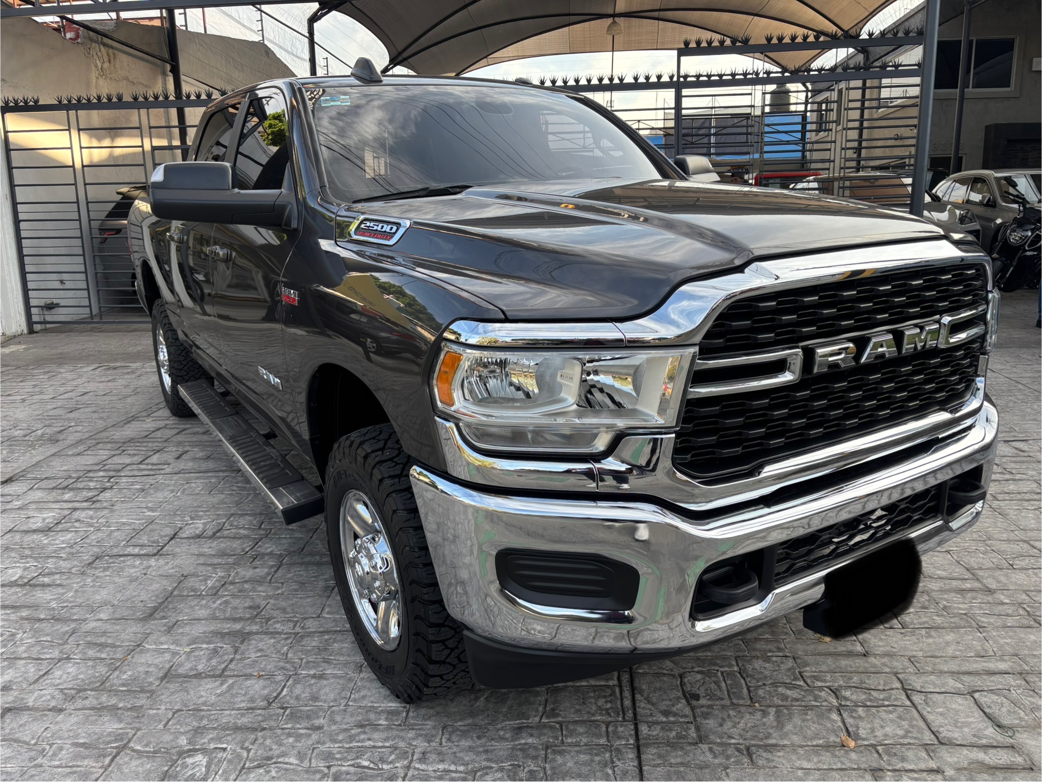 Dodge RAM 2022 SLT HD Automático Gris